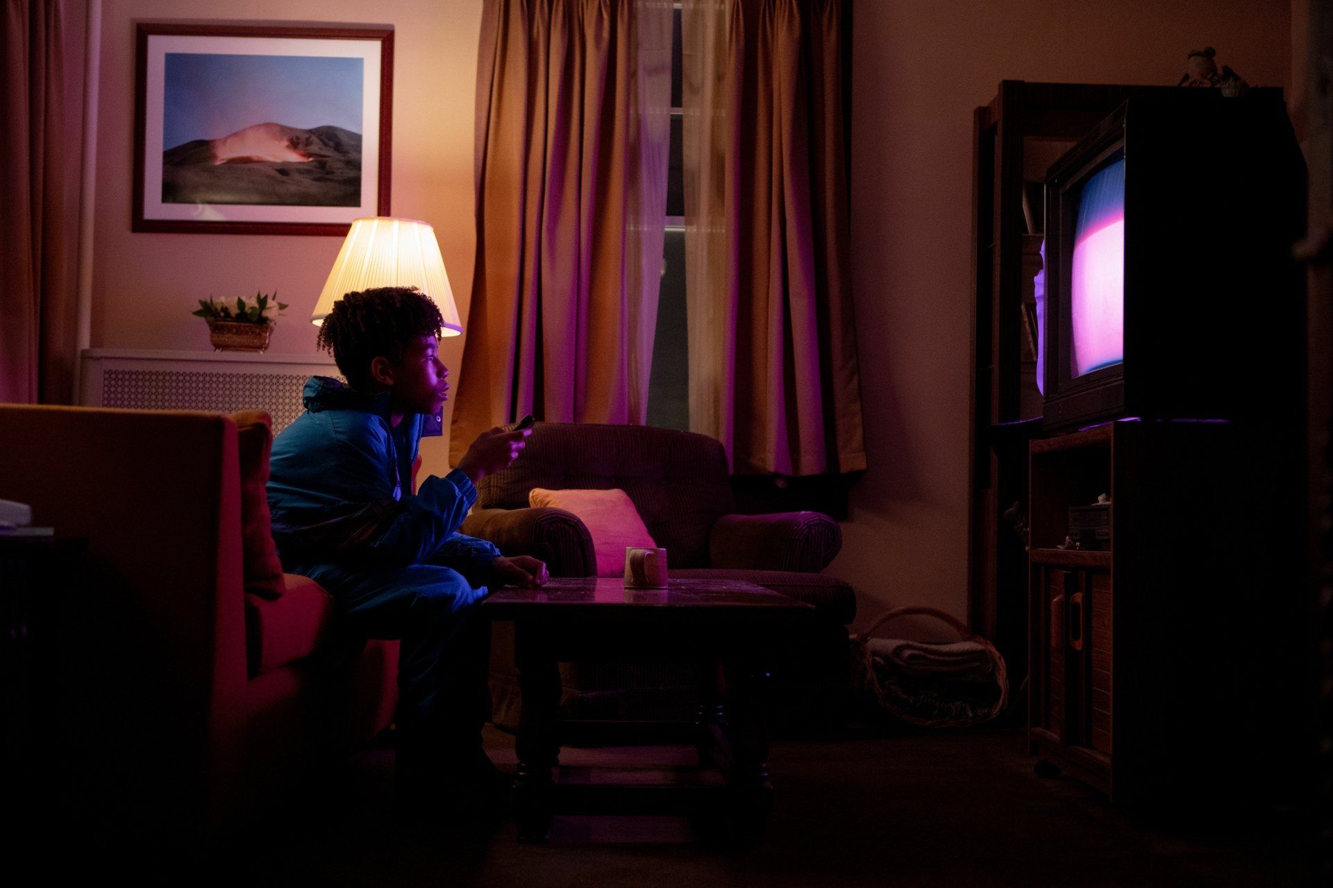 1920x1280 I Saw the TV Glow Moment in 4K Ultra HDx4000