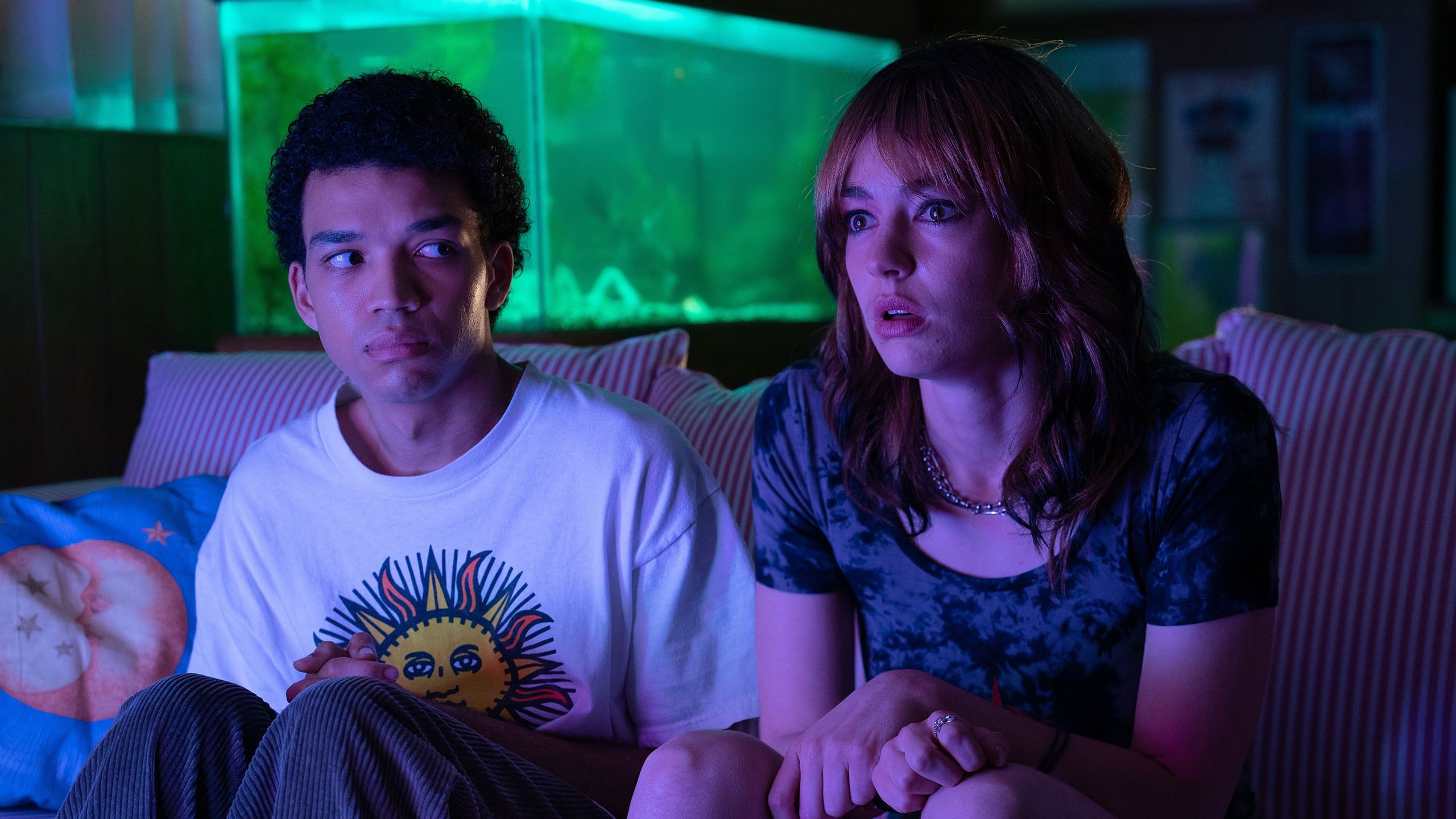 2560x1440 I Saw the TV Glow Review