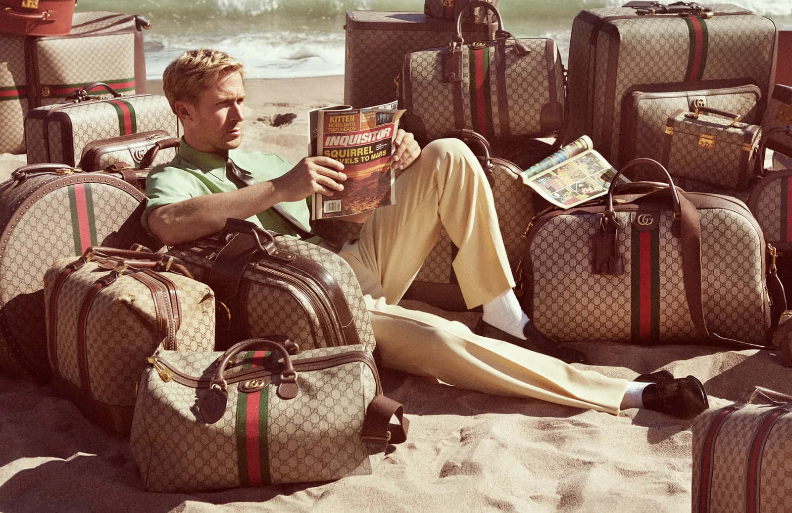 1600x1036 Download Ryan Gosling Reading Gucci 4k Wallpaper