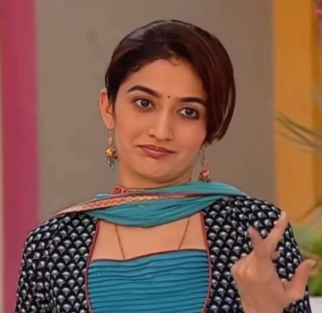 1080x1048 Let's take a moment to appreciate how stunning Anjali looks in this scene