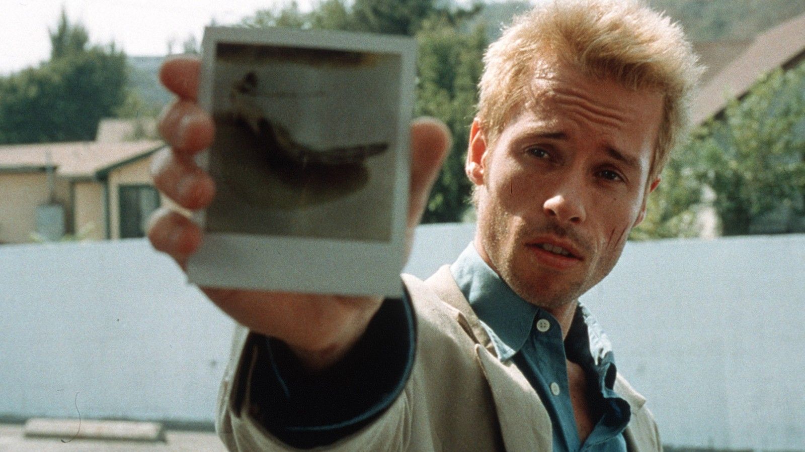 1600x900 How 'Memento' Set the Framework for Christopher Nolan's Career
