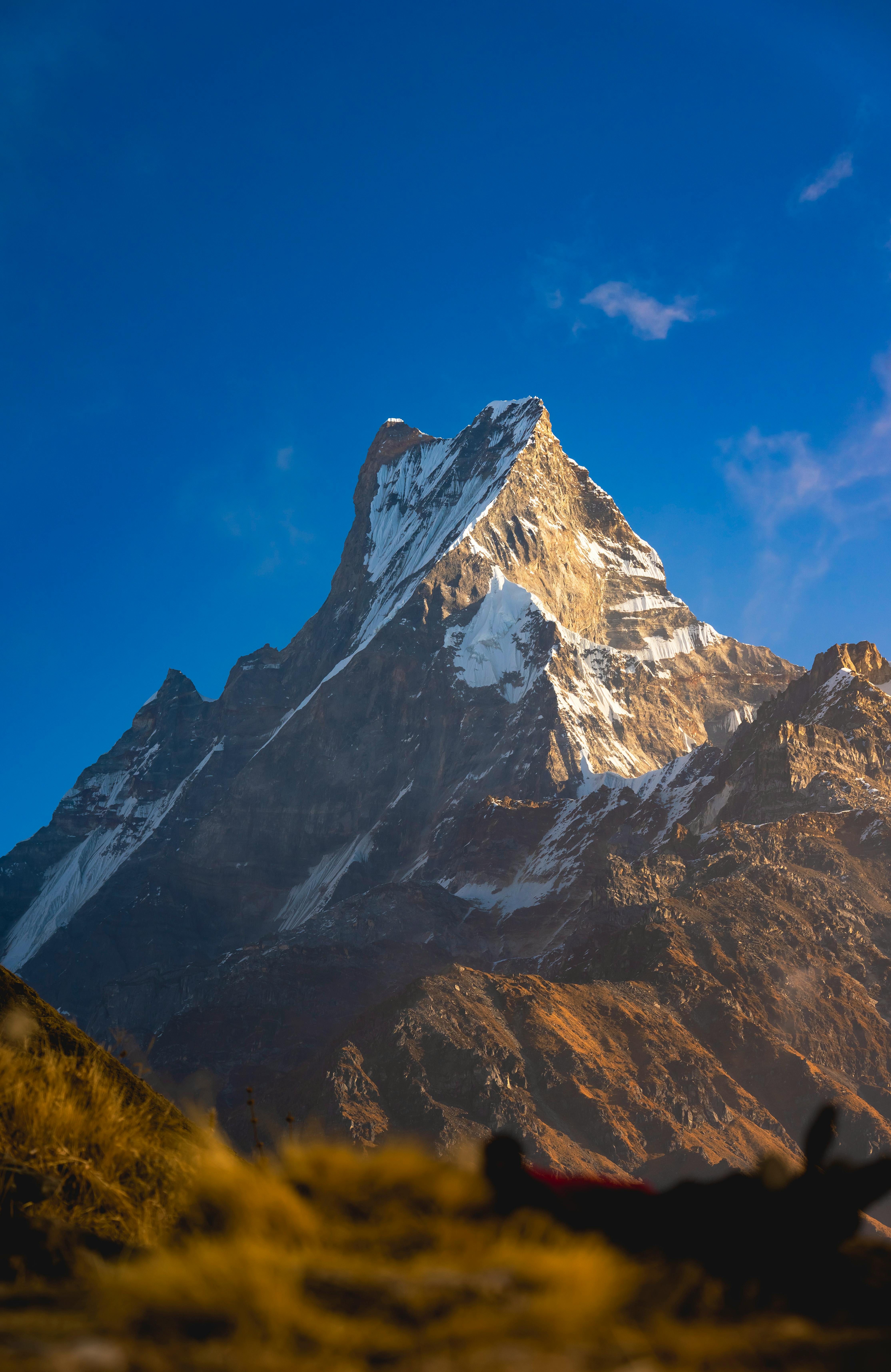4457x6863 Mount Machapuchare in the Himalayas · Free