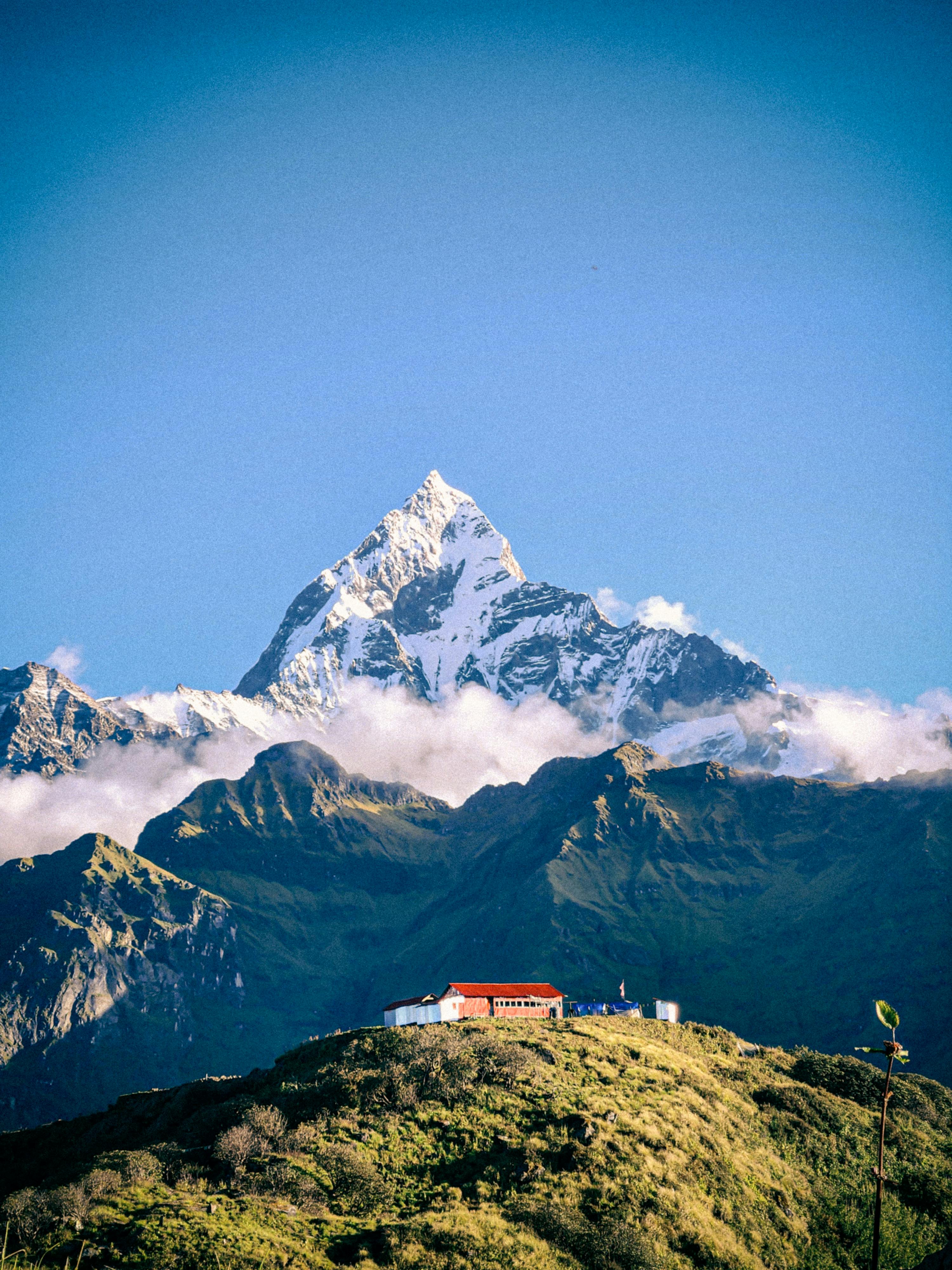 3000x4000 Scenic Mountain Panorama with Machapuchare Peak, Nepal · Free