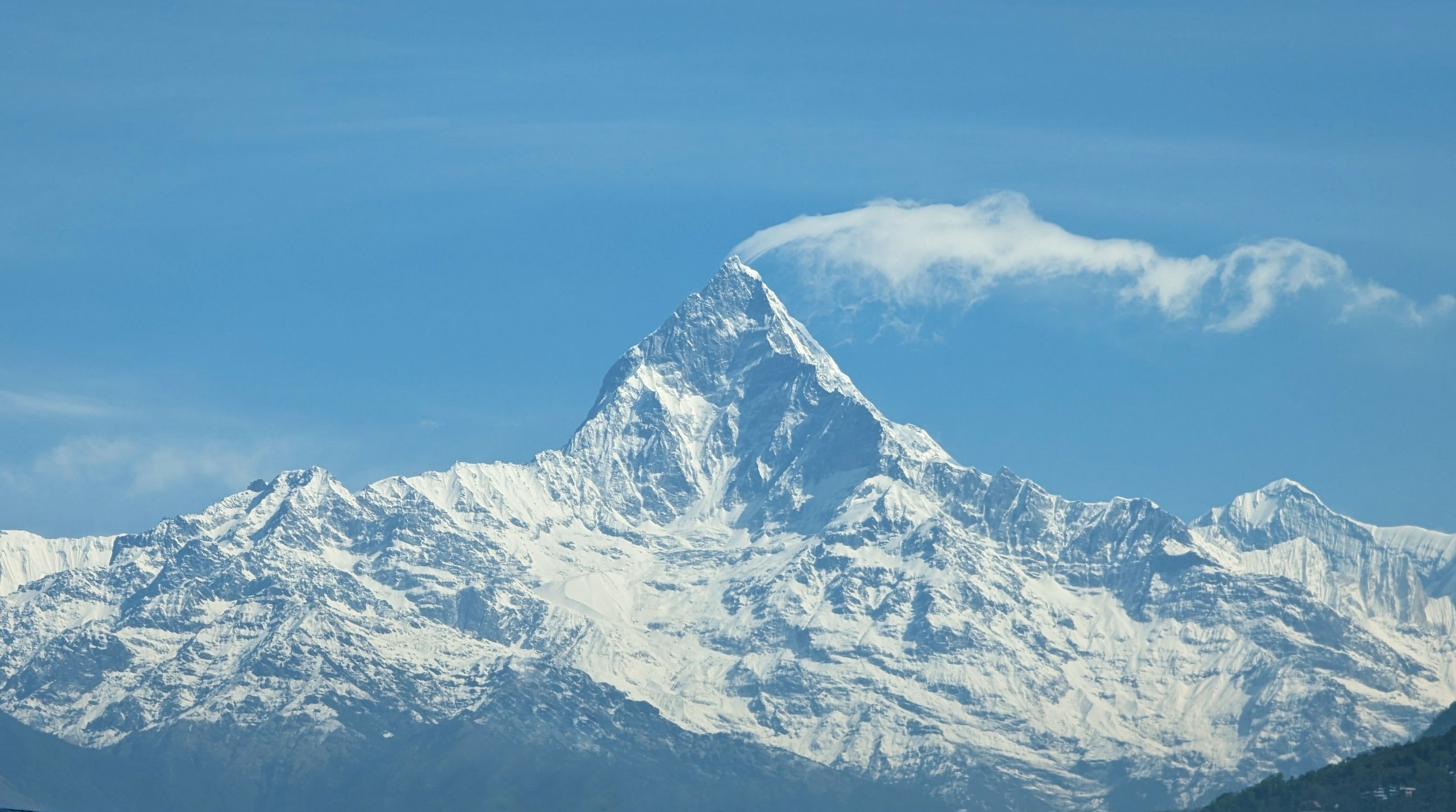 3231x1802 Wallpaper minimalism, Nepal, Machapuchare, Nepal, Himalayas, The lonely mountain, Pixel 7 pro sample photo, snow on the top for mobile and desktop, section пейзажи, resolution 3231x1802