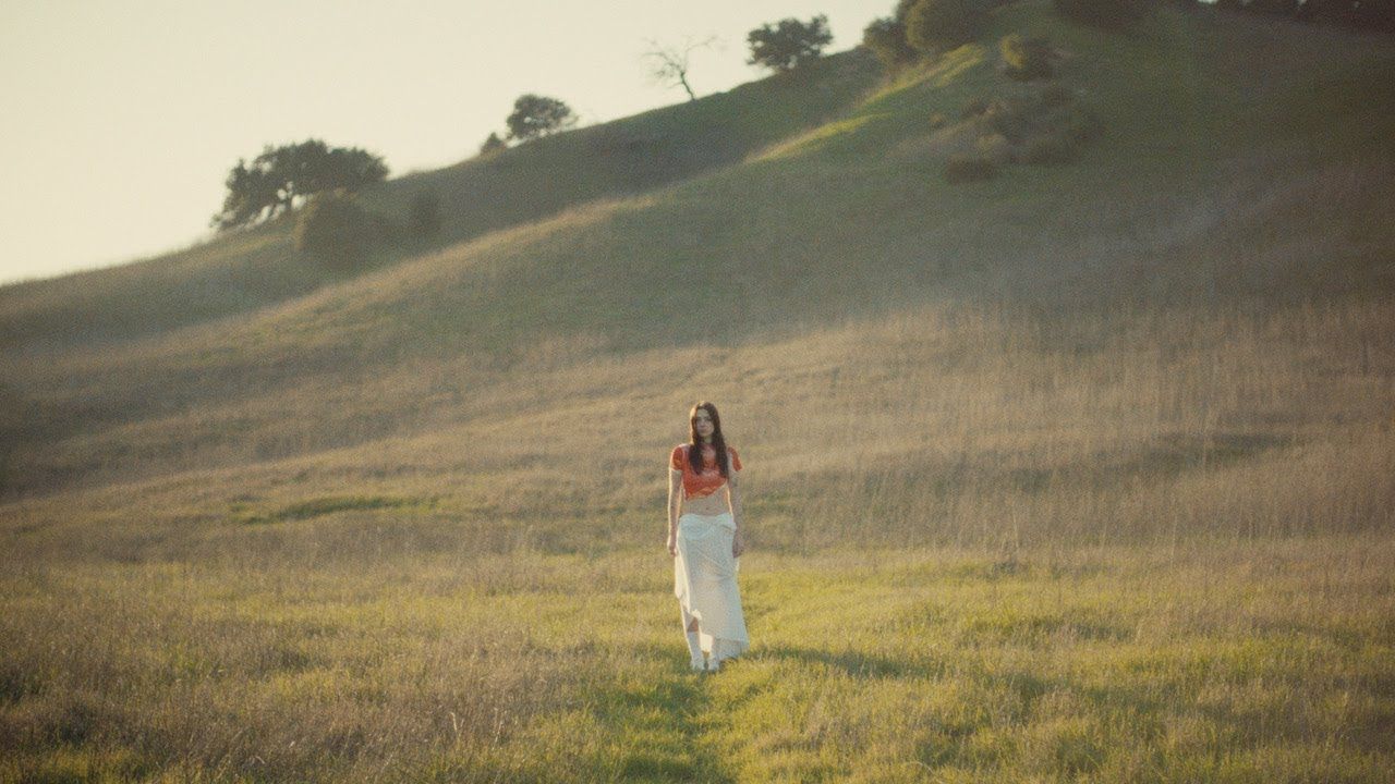 1280x720 Lizzy McAlpine (official video)