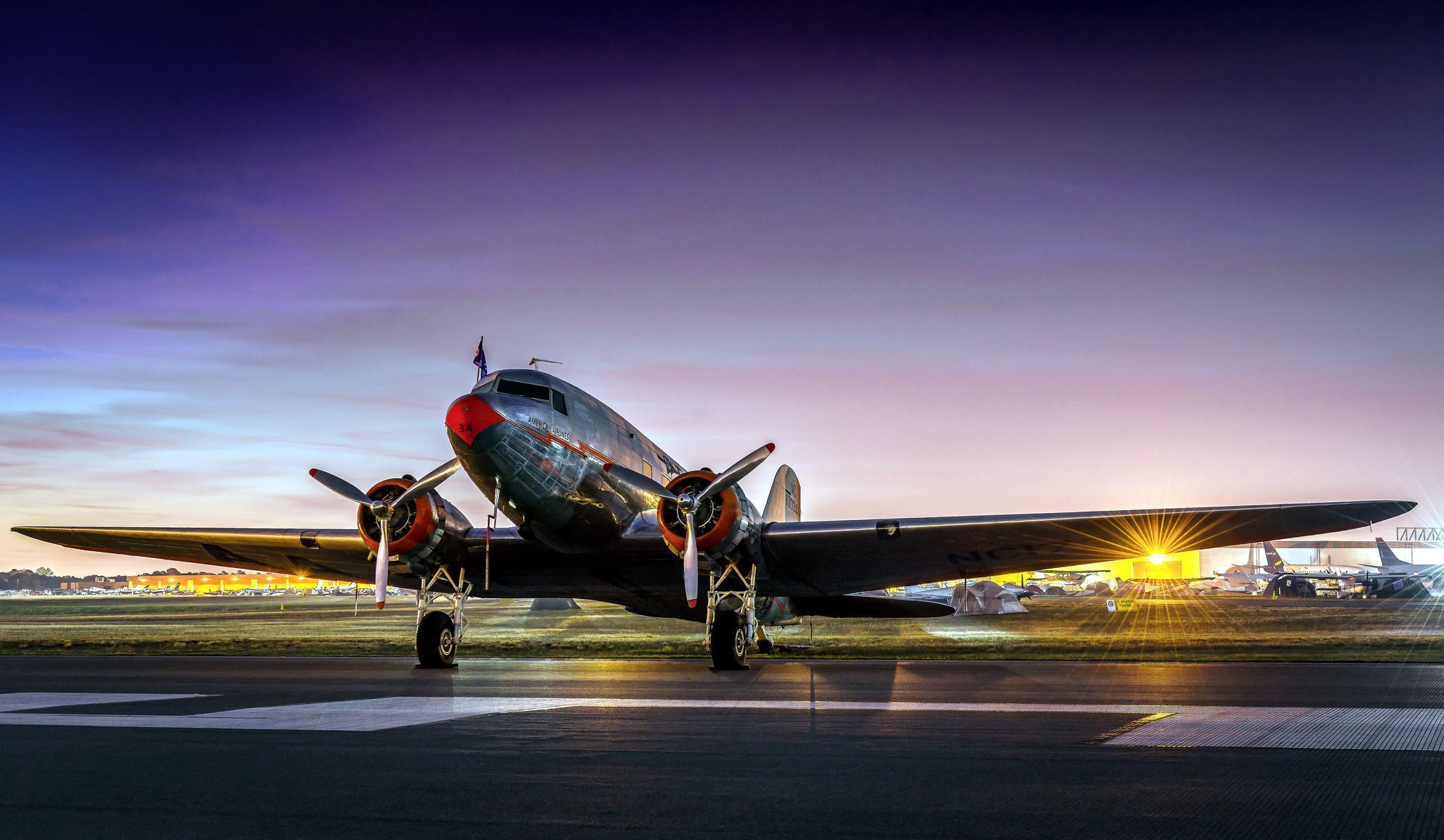2048x1192 Douglas DC 3 Wallpaper