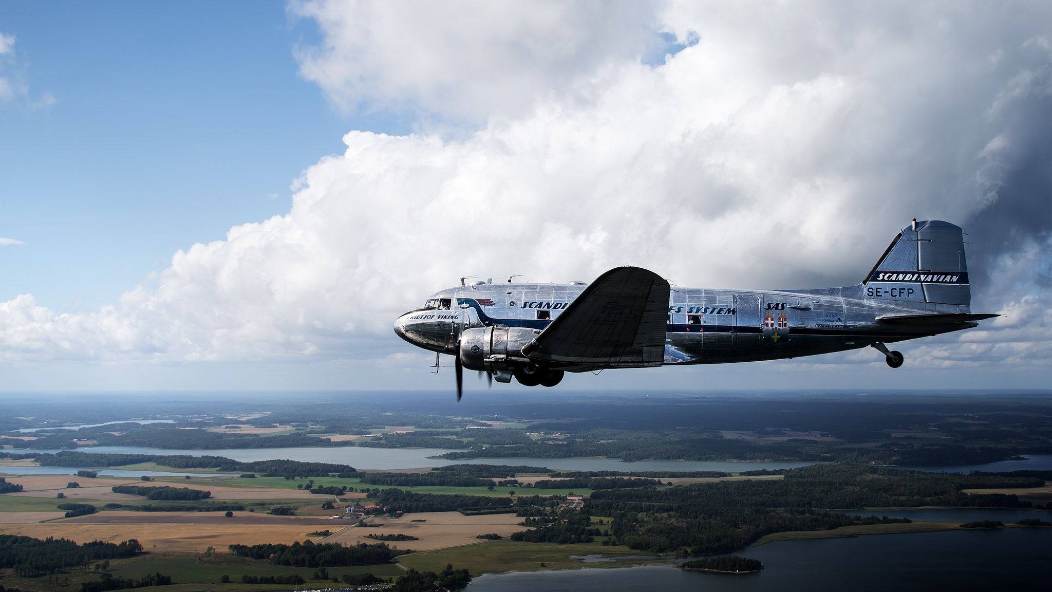 2048x1152 Wallpaper Douglas, DC- Transport Aircraft for mobile and desktop, section авиация, resolution 2048x1152