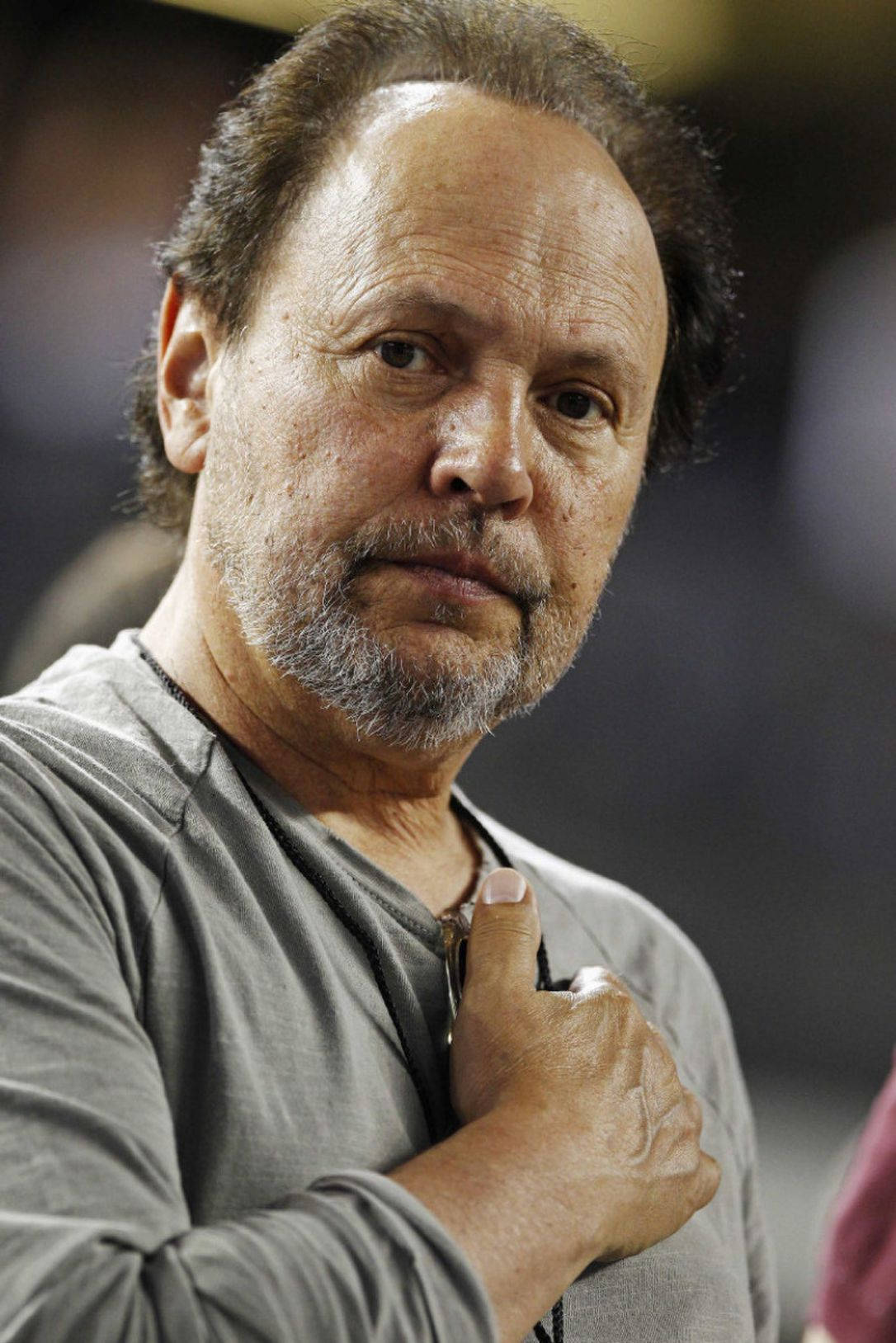1086x1628 Download Billy Crystal Expressive Pose Wallpaper