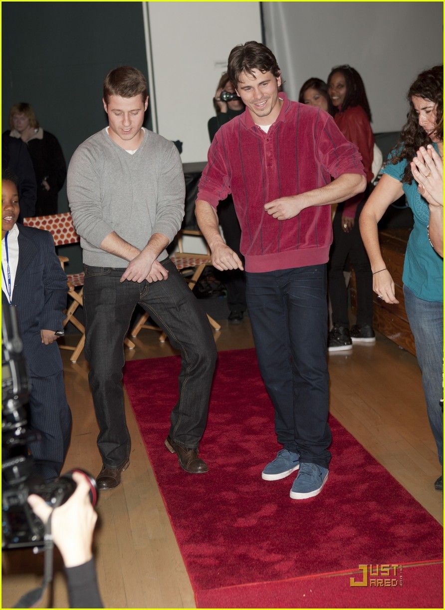 892x1222 Ben McKenzie Is a Young Storyteller: Photo 2500916. Benjamin McKenzie, Jason Ritter Photo. Just Jared: Entertainment News
