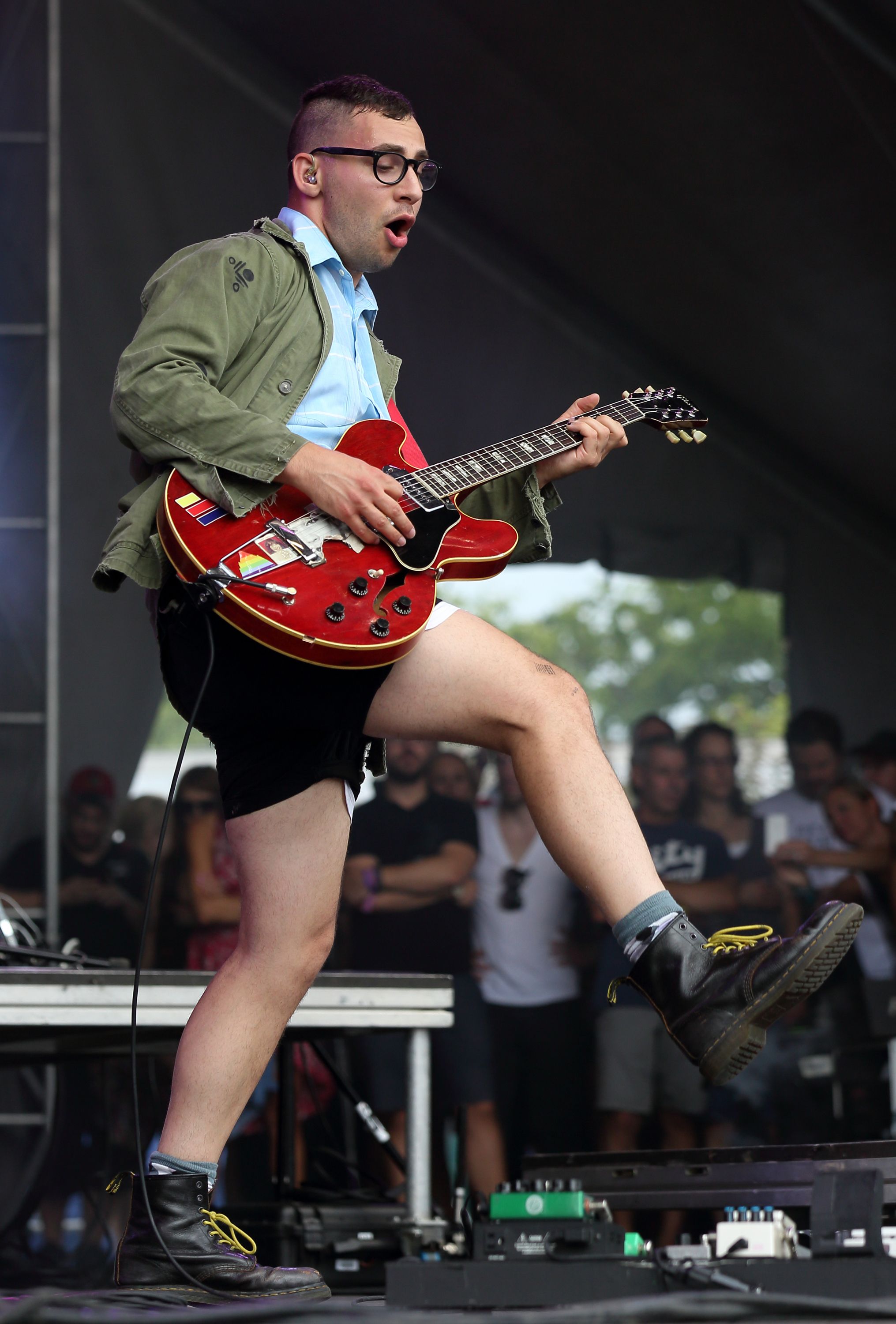 2031x3000 Jack Antonoff spins off from fun