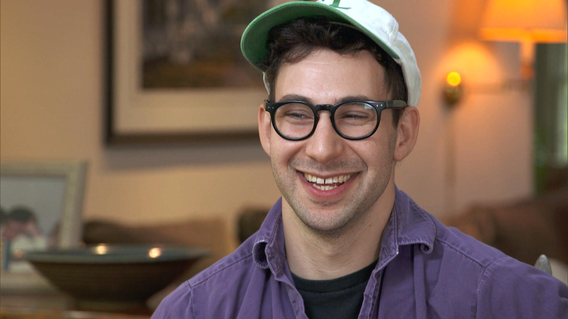 1920x1080 Paramount Press Express. HITMAKING PRODUCER, SINGER AND SONGWRITER JACK ANTONOFF OPENS UP TO “CBS SUNDAY MORNING” ABOUT CHANNELING GRIEF IN SONGWRITING AND DOUBTING HIS SUCCESS