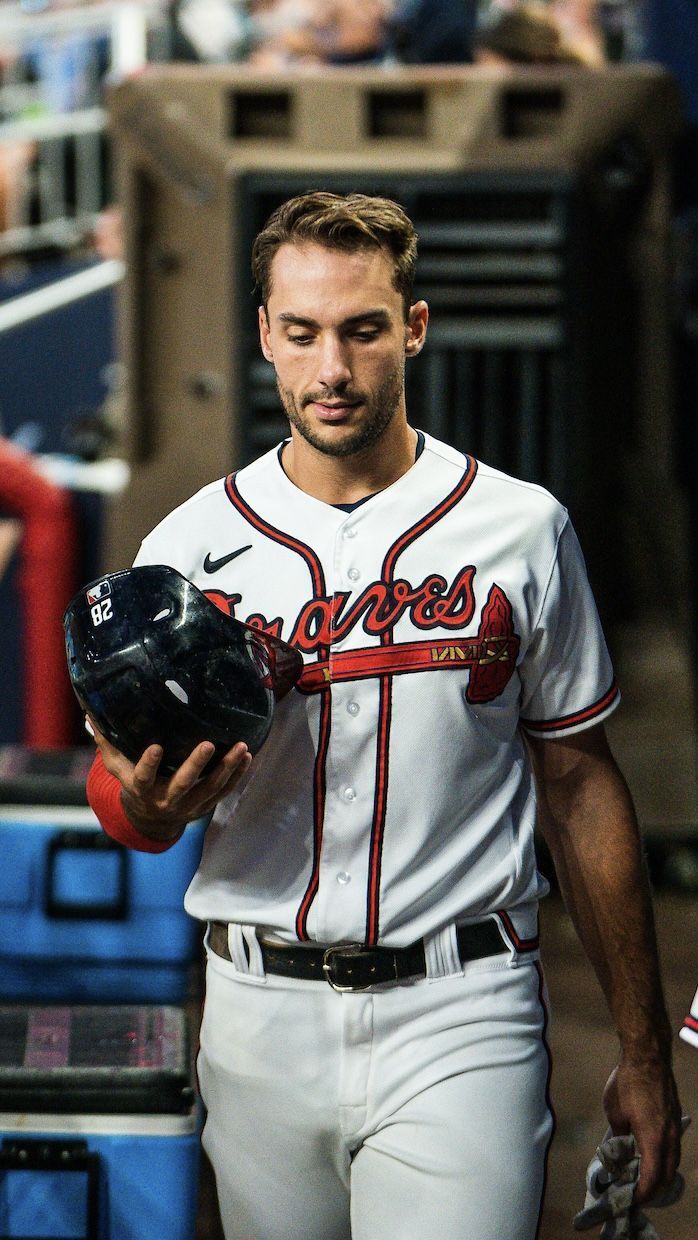 698x1240 1B Matt Olson