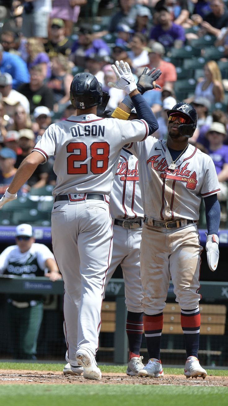 735x1307 Matt Olson And Ronald Acuna Jr Wallpaper
