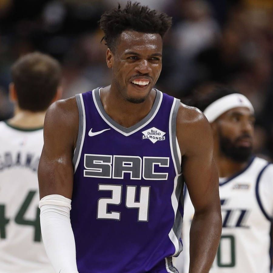 900x900 Laughing Buddy Hield Focus Shot Wallpaper