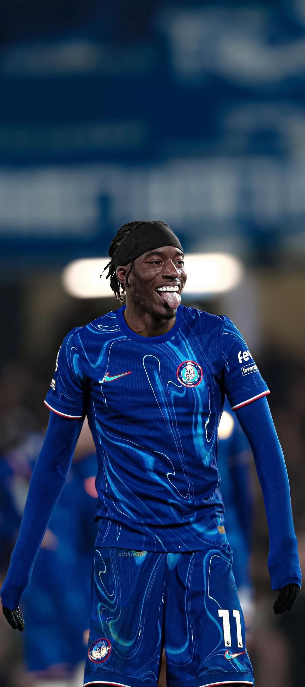 1170x2633 Noni Madueke smiling in Chelsea third kit Football Wallpaper