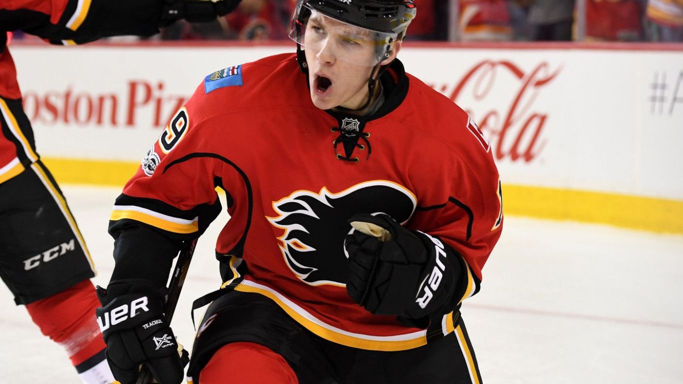 1366x768 Matthew Tkachuk Wallpaper 1400x1050 57668