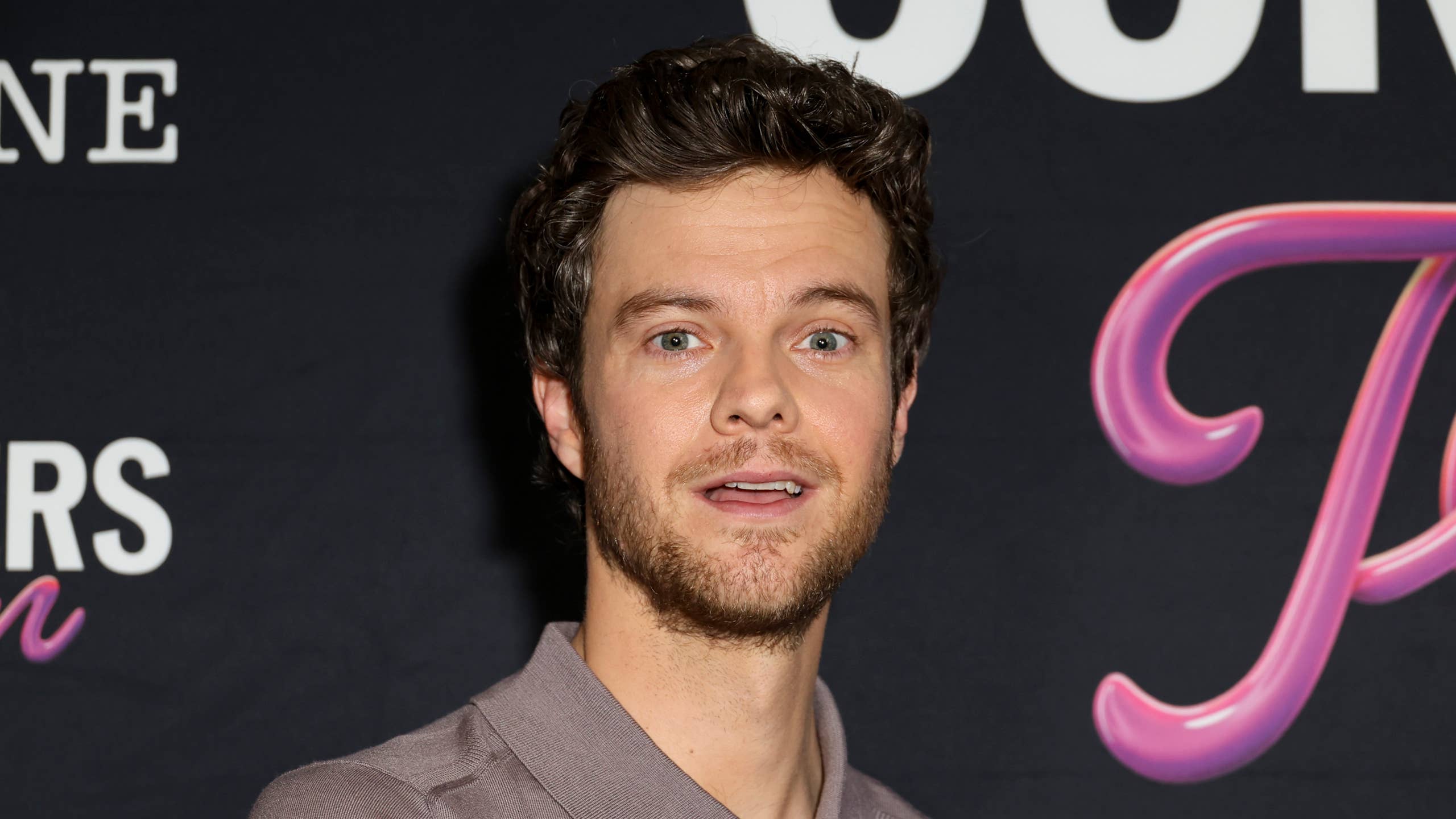 2560x1440 Jack Quaid Makes Big Announcement About Popular Movie's Journal