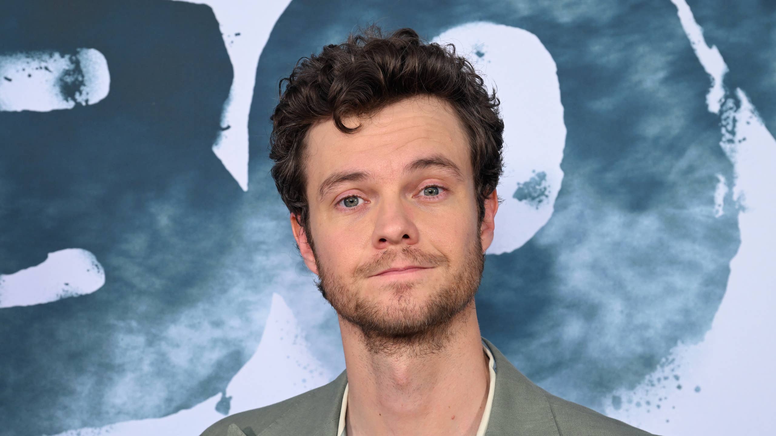 2560x1440 The Boys' Jack Quaid Recalls 'Crazy' Moment Meeting Tom Holland's Journal