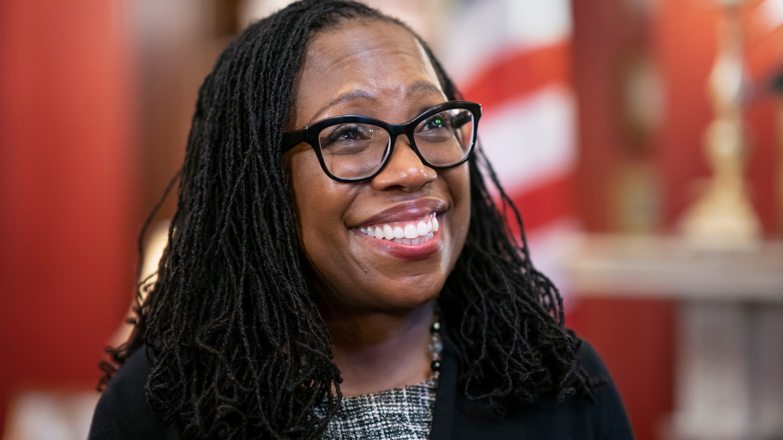 2560x1440 Jackson sworn in, becomes 1st Black woman on Supreme Court