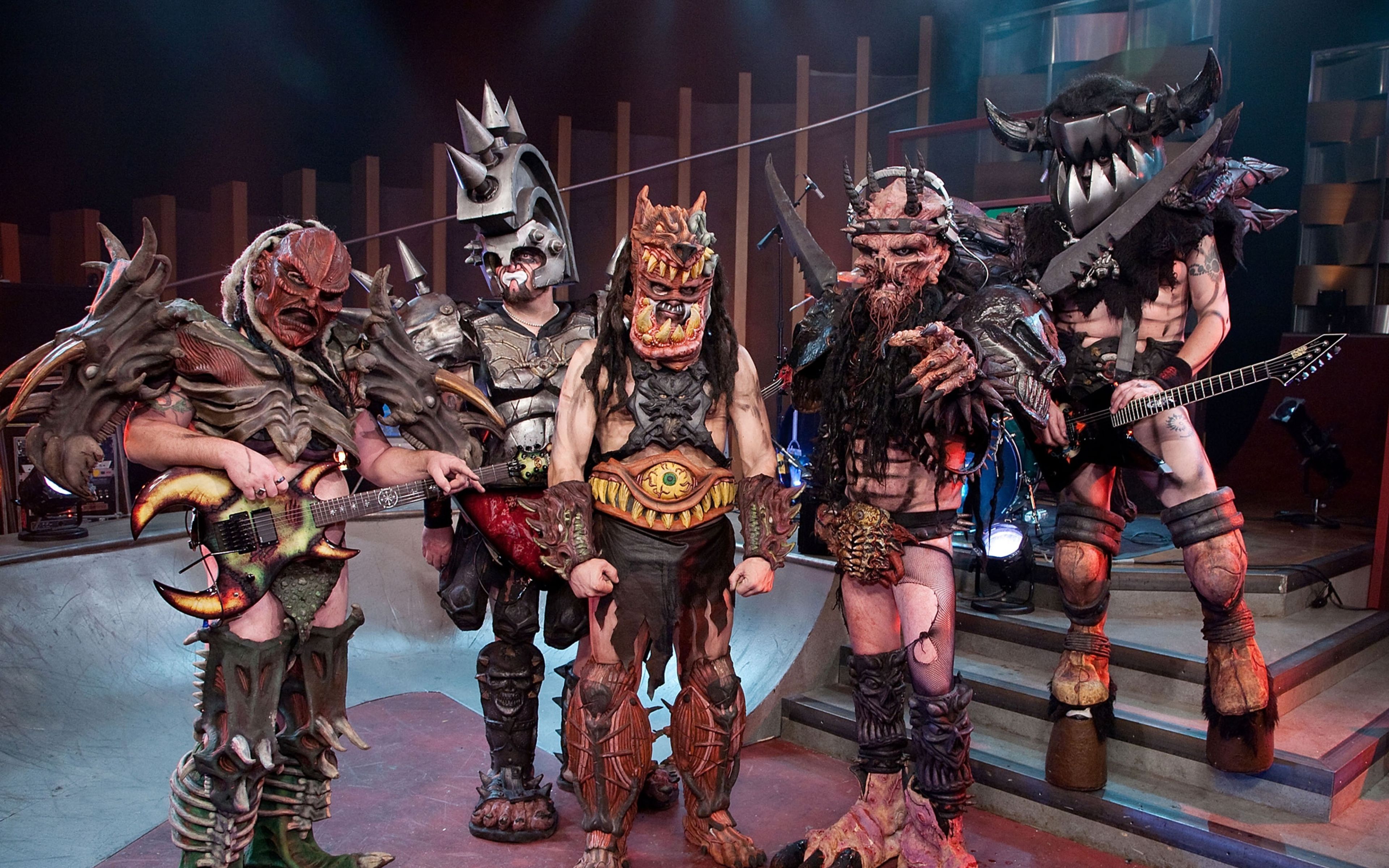 3840x2400 Gwar