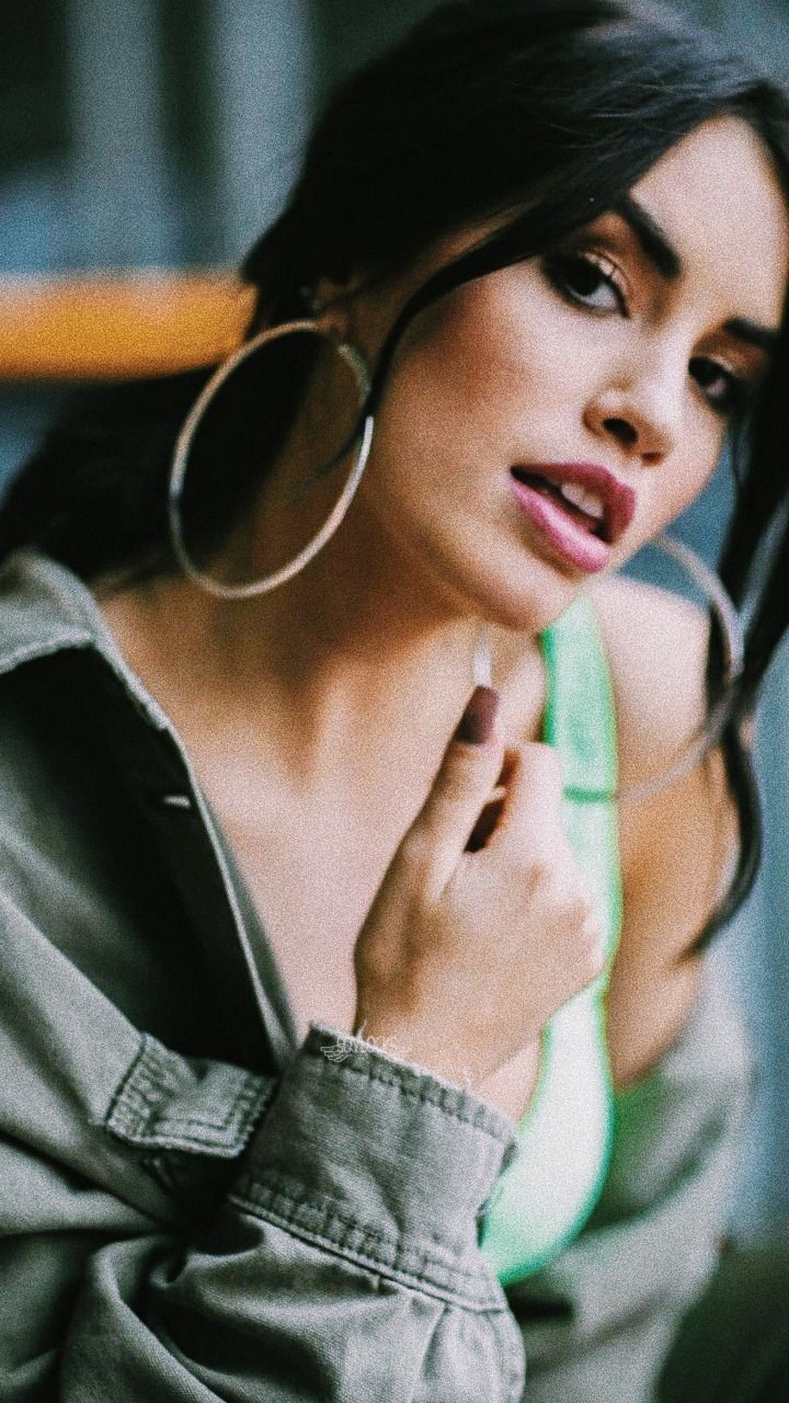 720x1280 Lockscreens de lali esposito