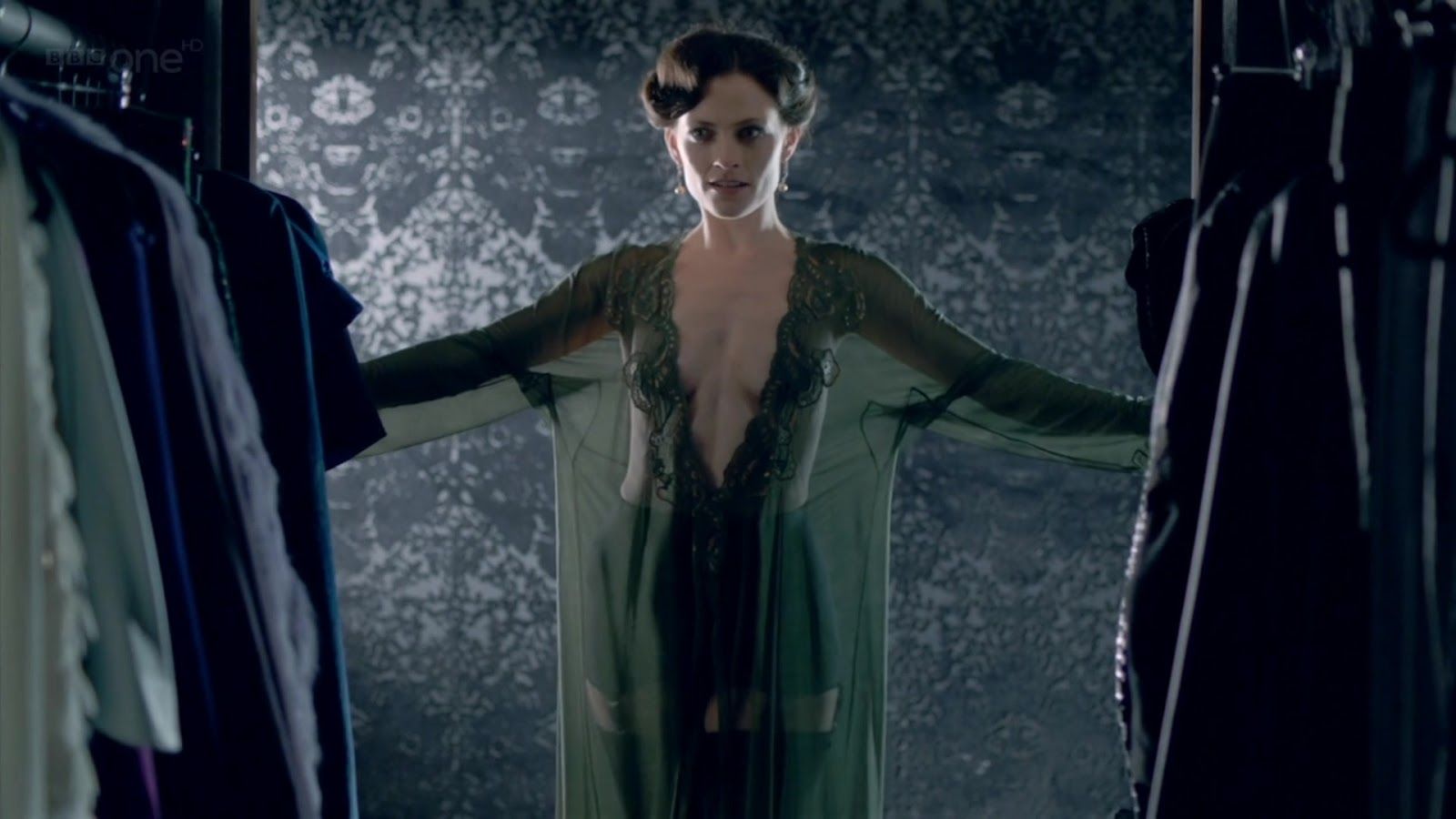 1600x900 Irene Adler