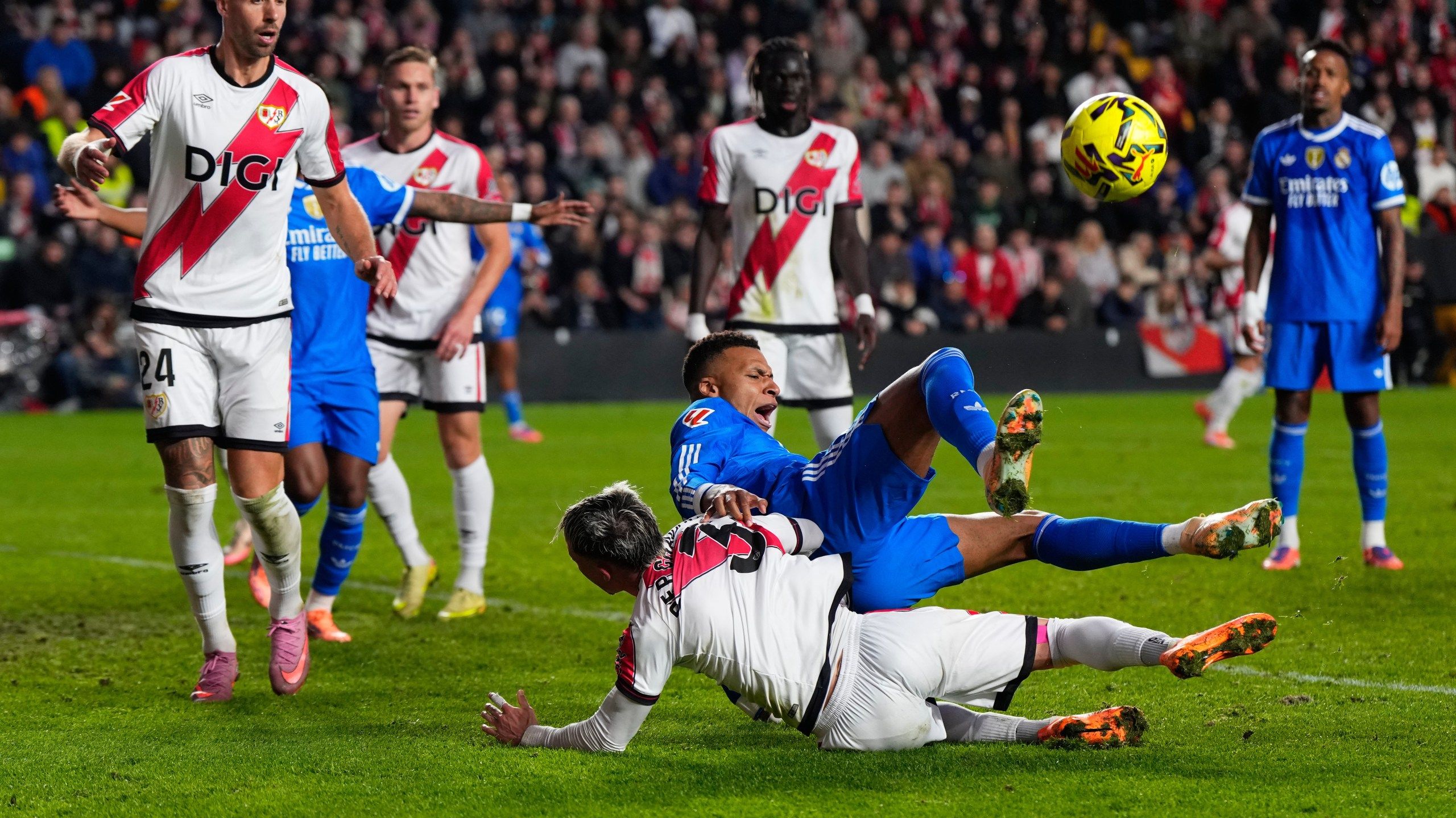 2560x1440 Madrid Stumbles Again With 0 0 Draw At Rayo Vallecano In Spanish League