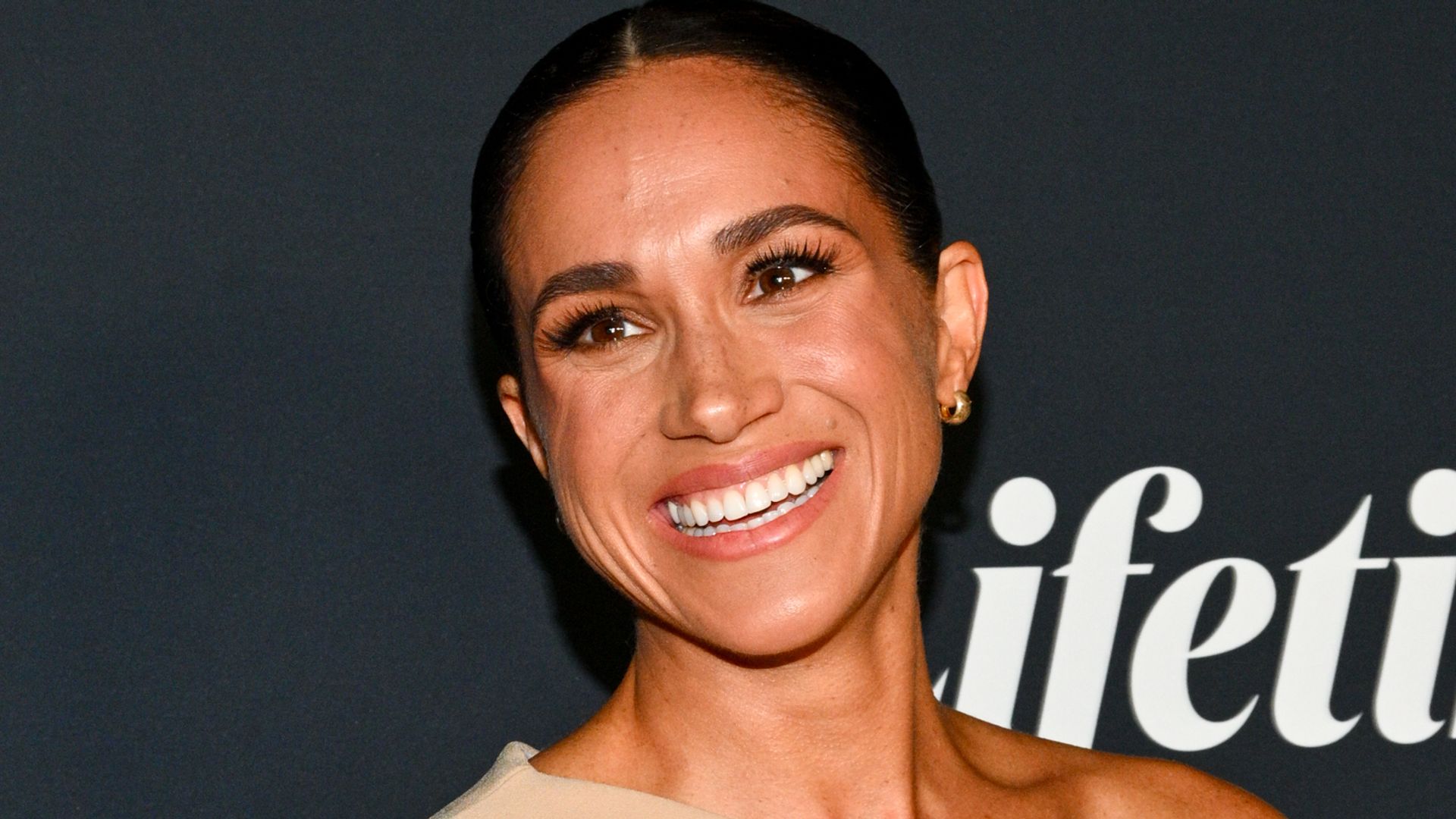 1920x1080 Meghan Markle shares photo from 44th birthday celebration in Beverly Hills