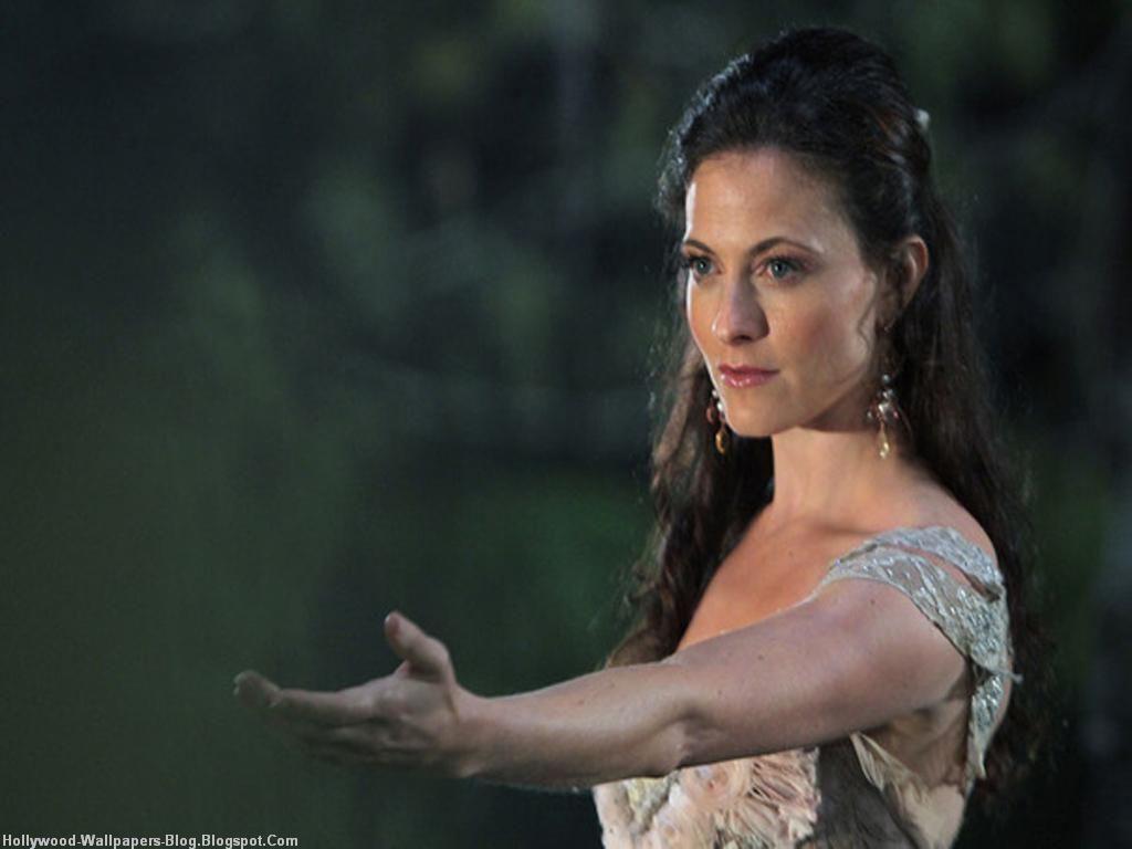 1024x768 Lara Pulver Wallpaper