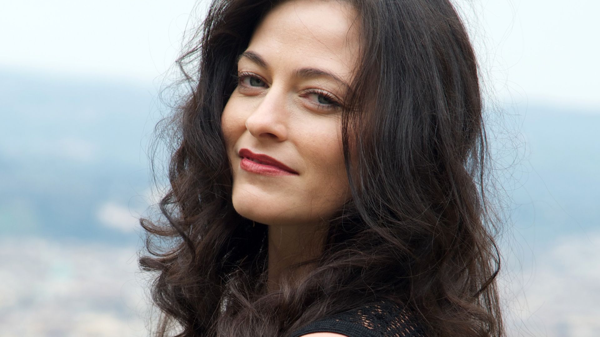 1920x1080 Forget about Bond girls, these actresses could replace James Bond entirely