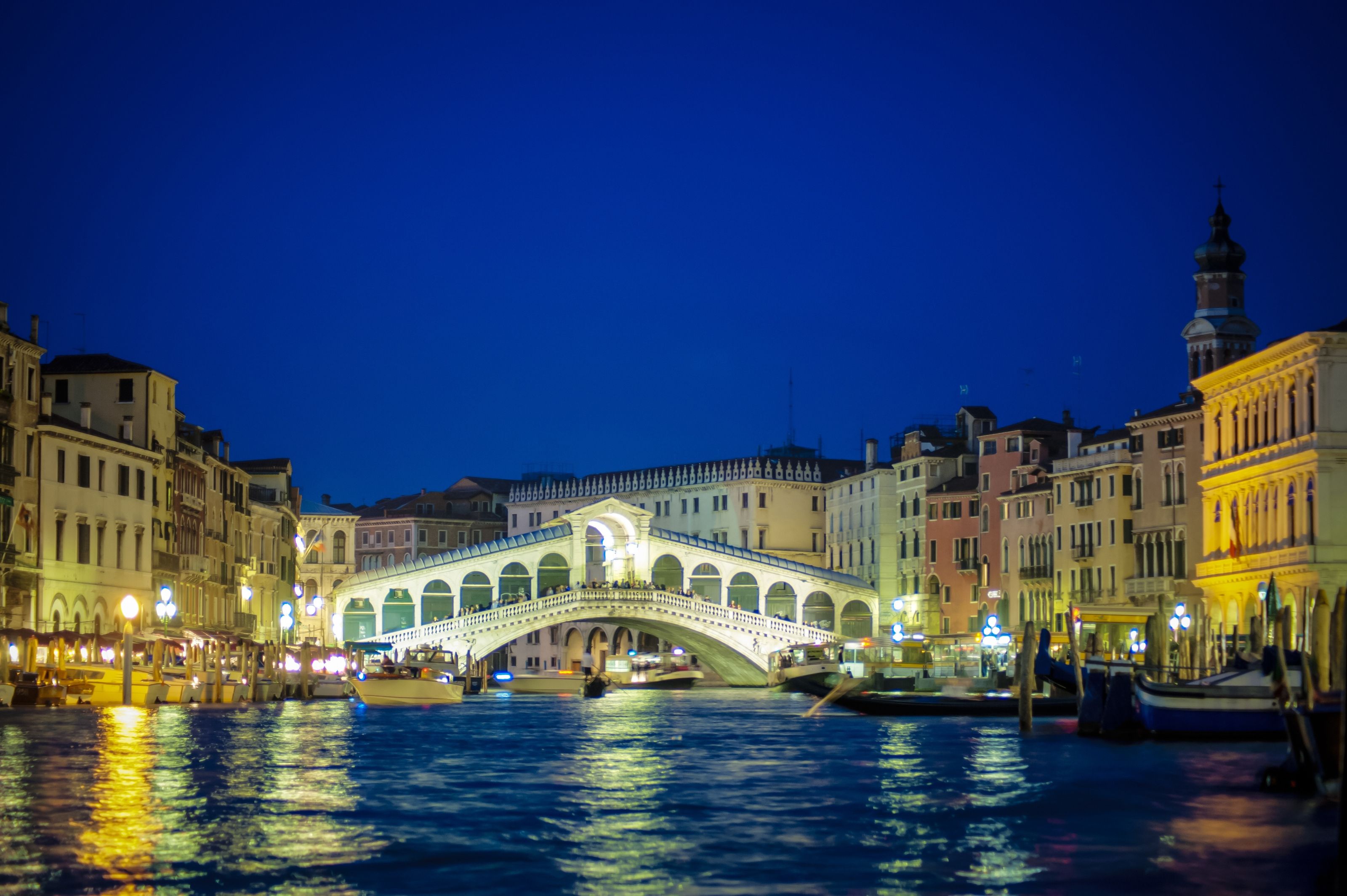 3200x2129 Rialto Bridge At Night Wall Mural Your Way