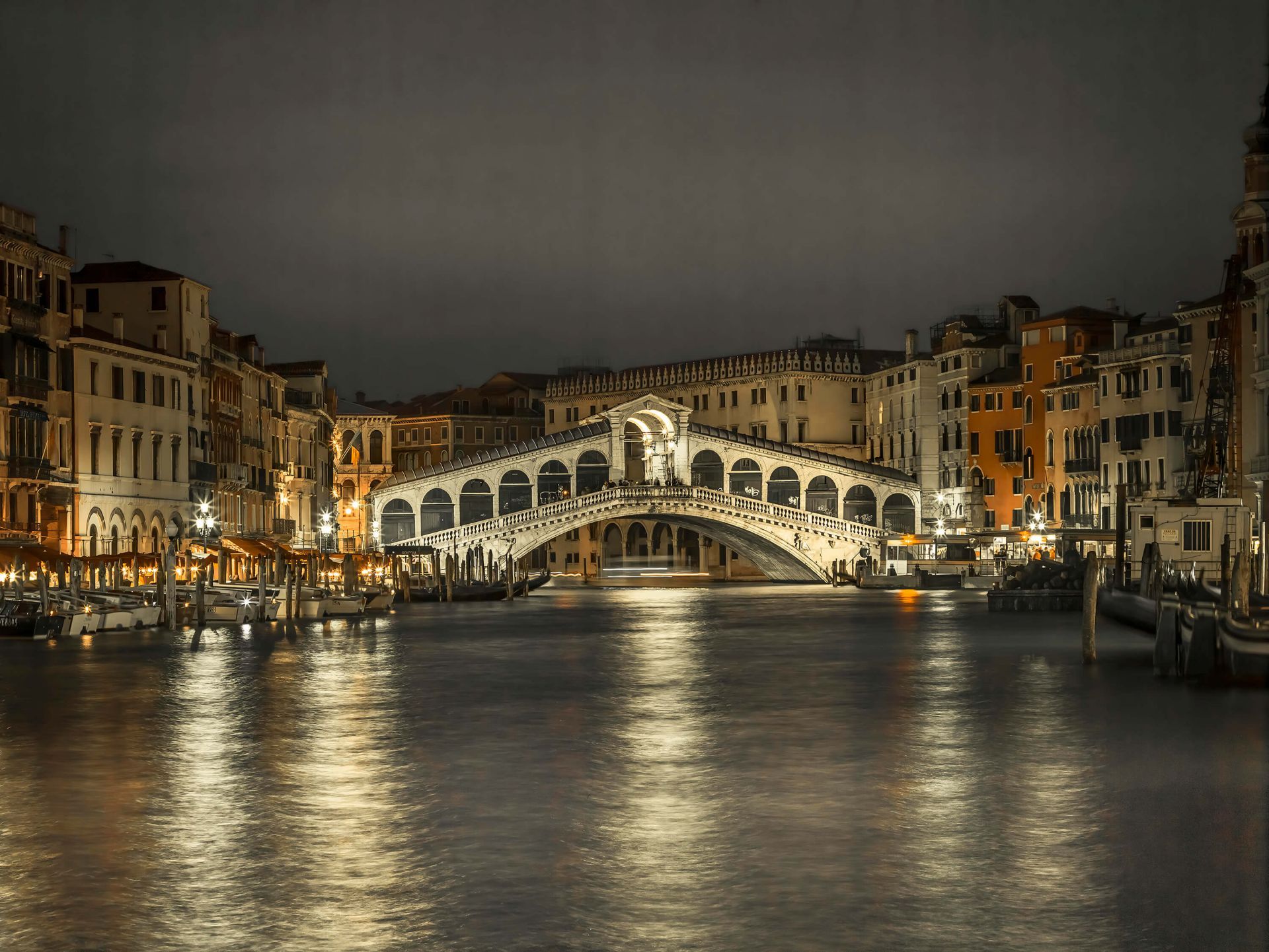 1920x1441 Rialto bridge in the evening