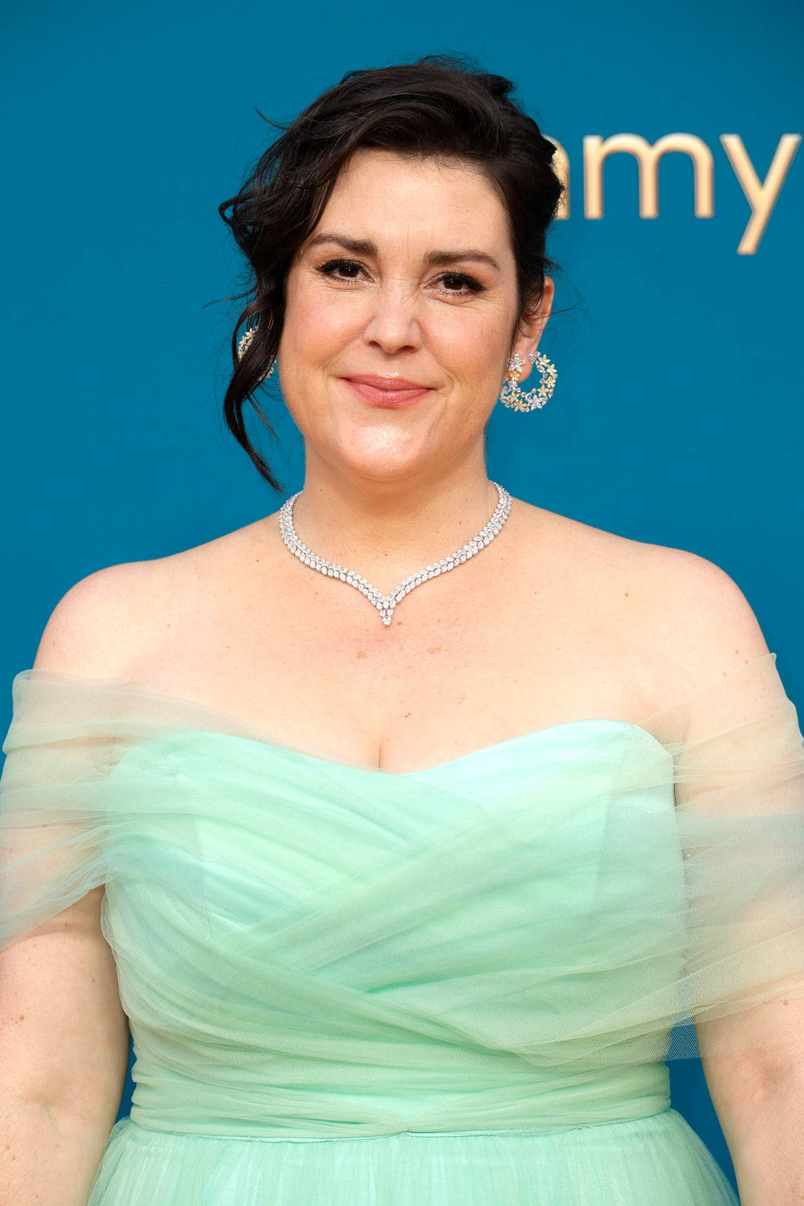 1140x1710 Download Melanie Lynskey Kiwi Actress Mint Gown Wallpaper