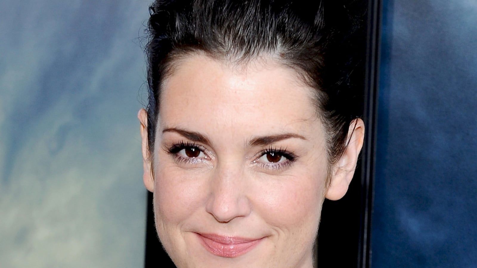 1600x900 Melanie Lynskey on 'Hello I Must Be Going': A Character Actress's Star Turn