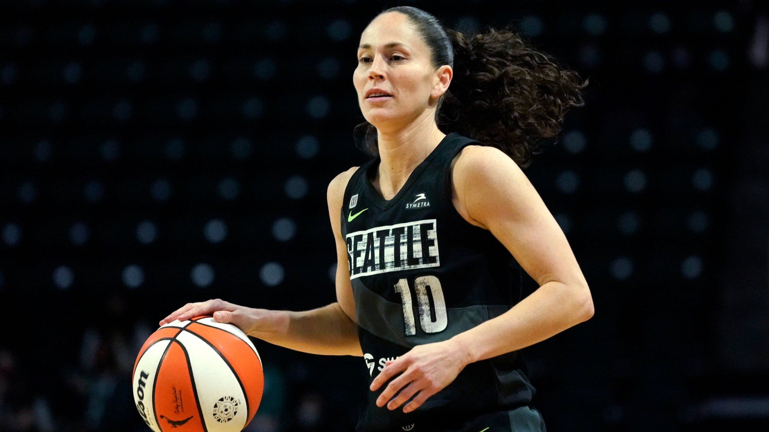 2560x1440 Bird Is Back: Sue Bird Finally Re Signs With Seattle Storm