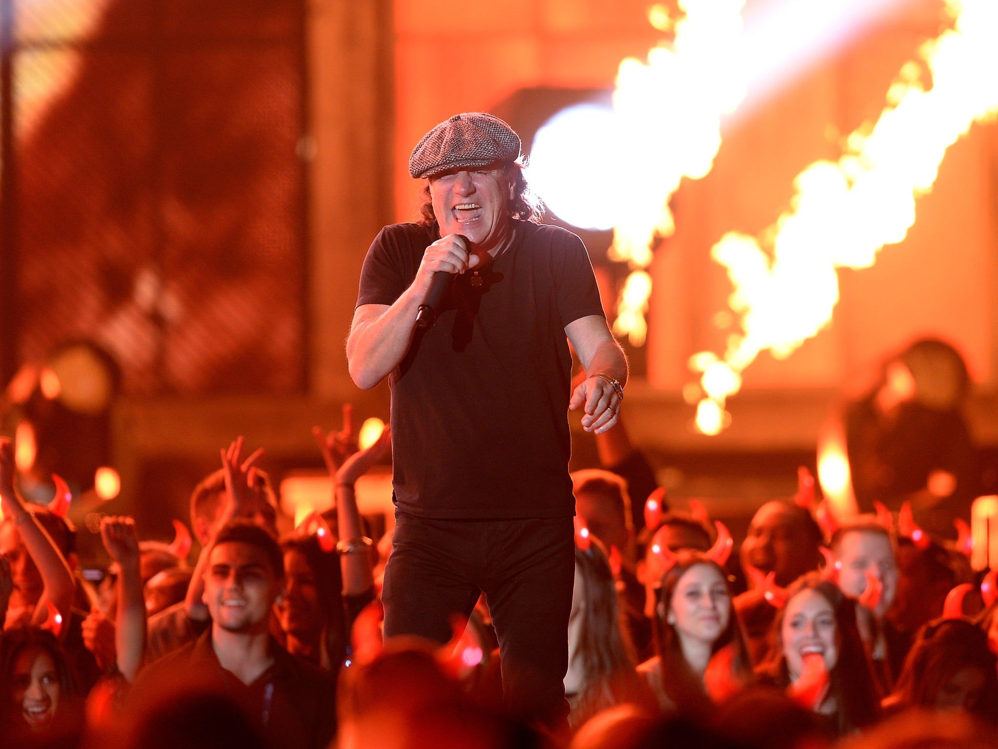 2048x1536 AC DC 'reunited With Brian Johnson' In Leaked Photo Amid New Album Rumours