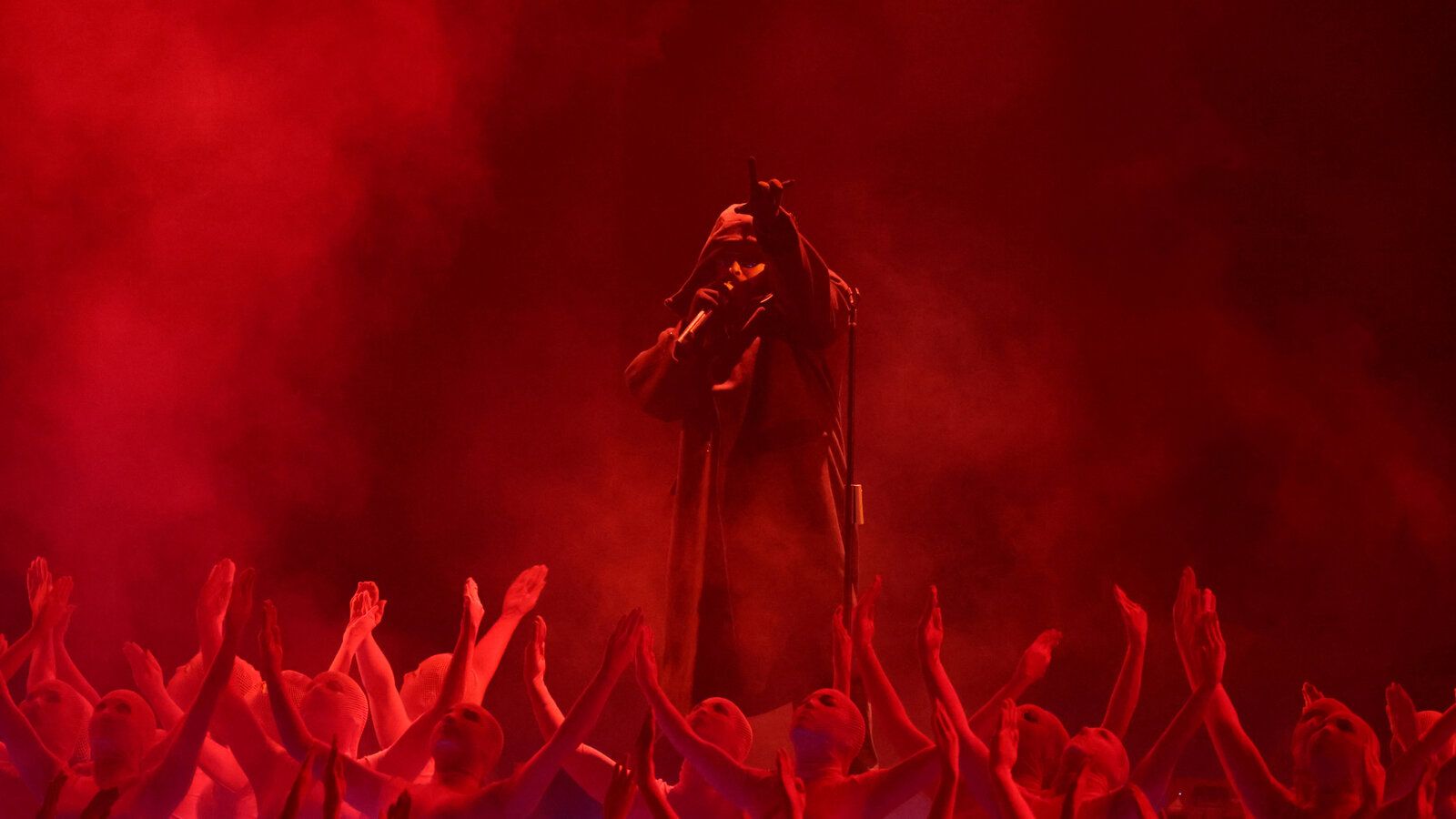 1600x900 The Weeknd Hits No. 1 for a Fifth Time With 'Hurry Up Tomorrow'