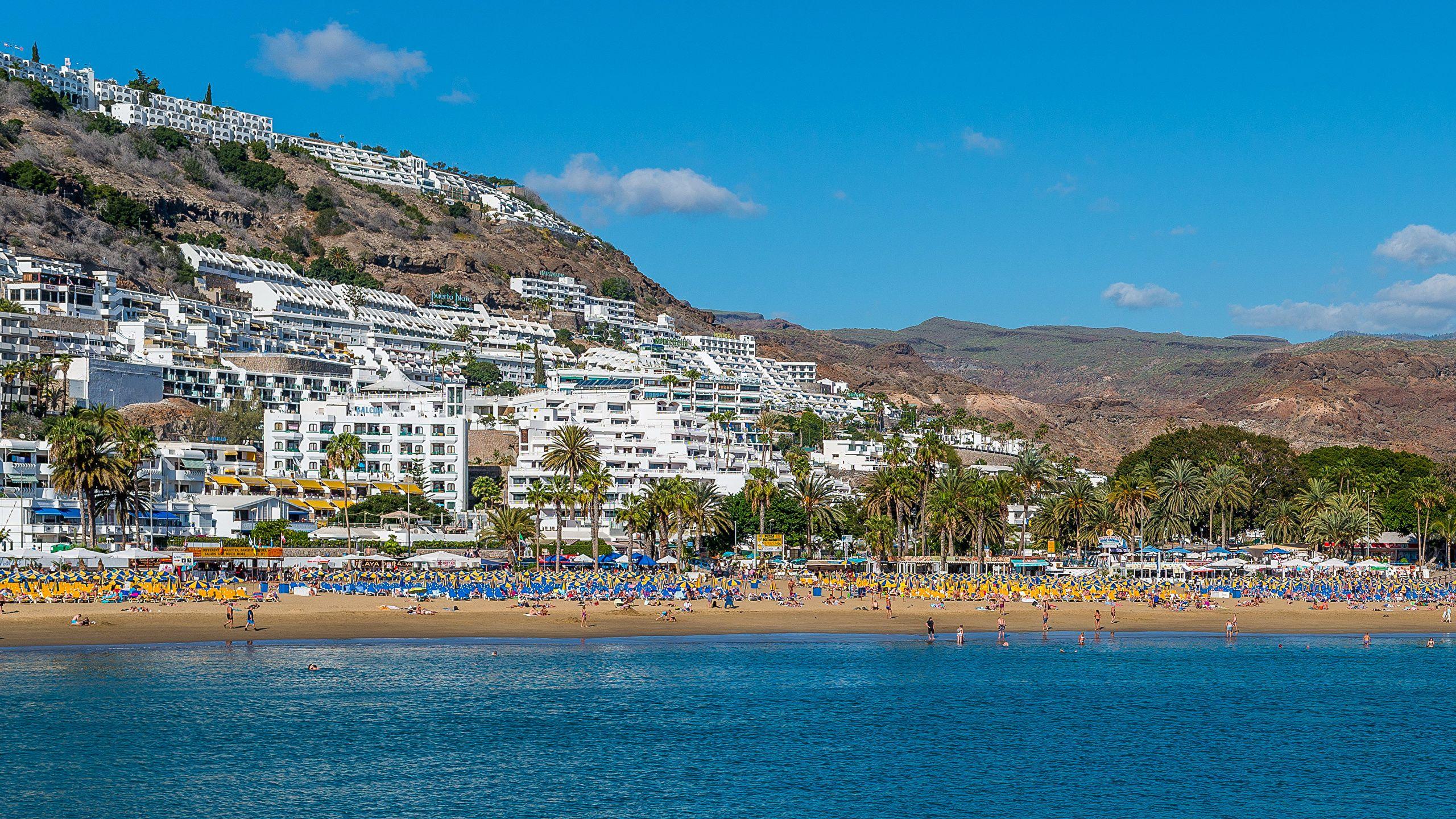 2560x1440 Photo Spain Spa town Puerto Rico Gran Canaria Mountains 2560x1440