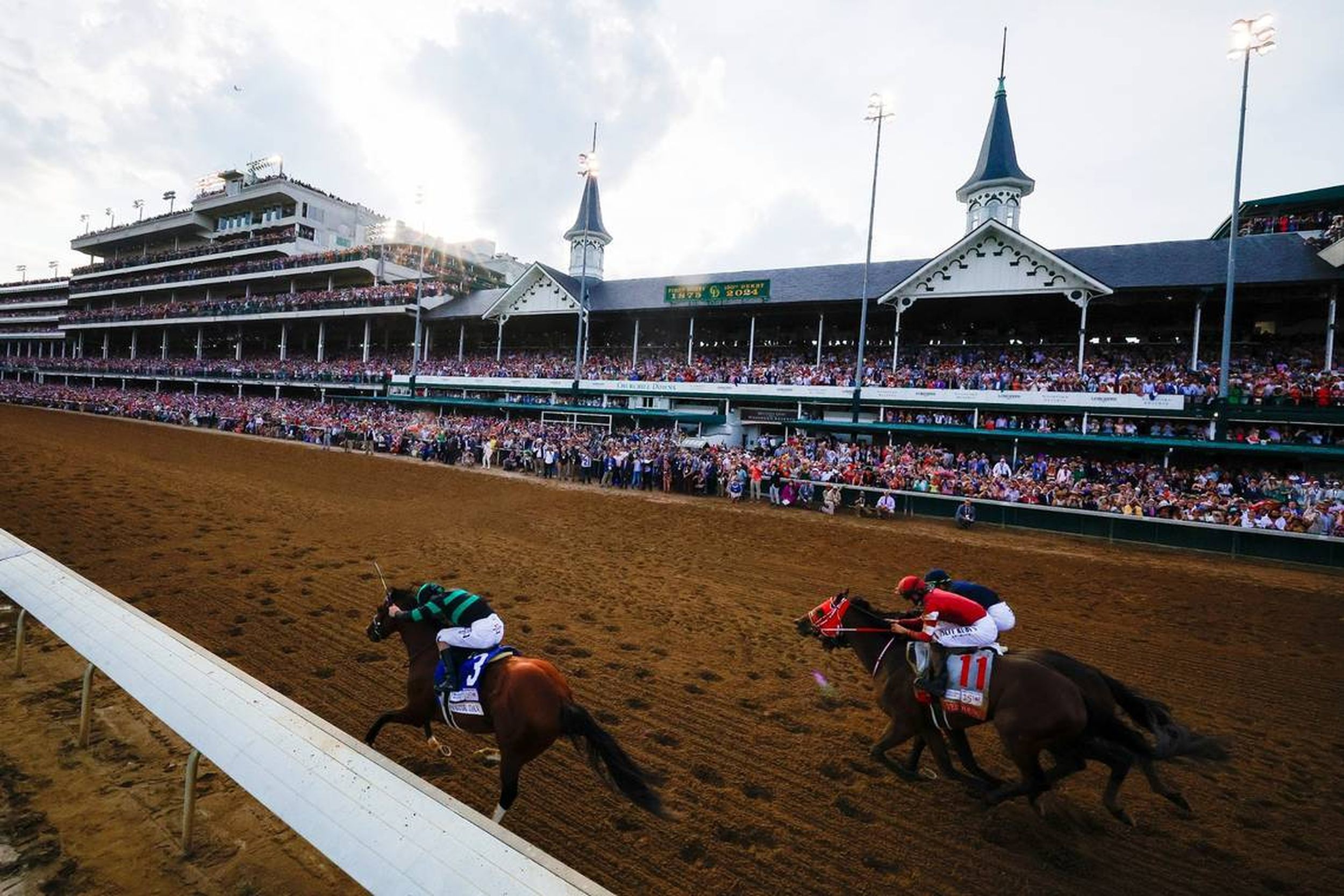 2500x1667 Mystik Dan wins the Kentucky Derby in a photo finish