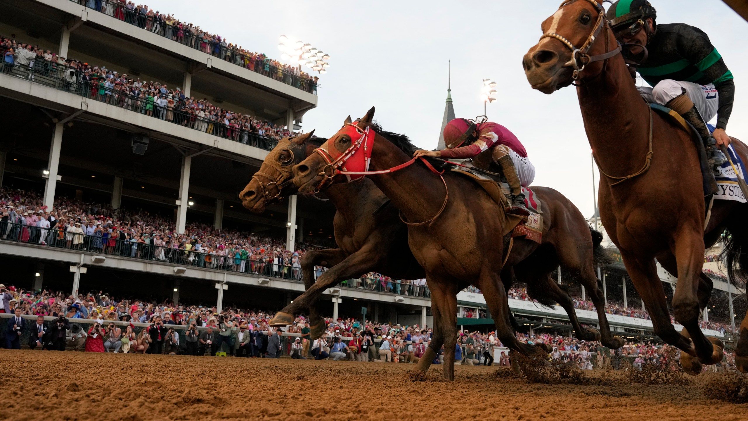 2560x1440 Mystik Dan Wins 150th Kentucky Derby By A Nose In The Closest 3 Horse Photo Finish Since 1947