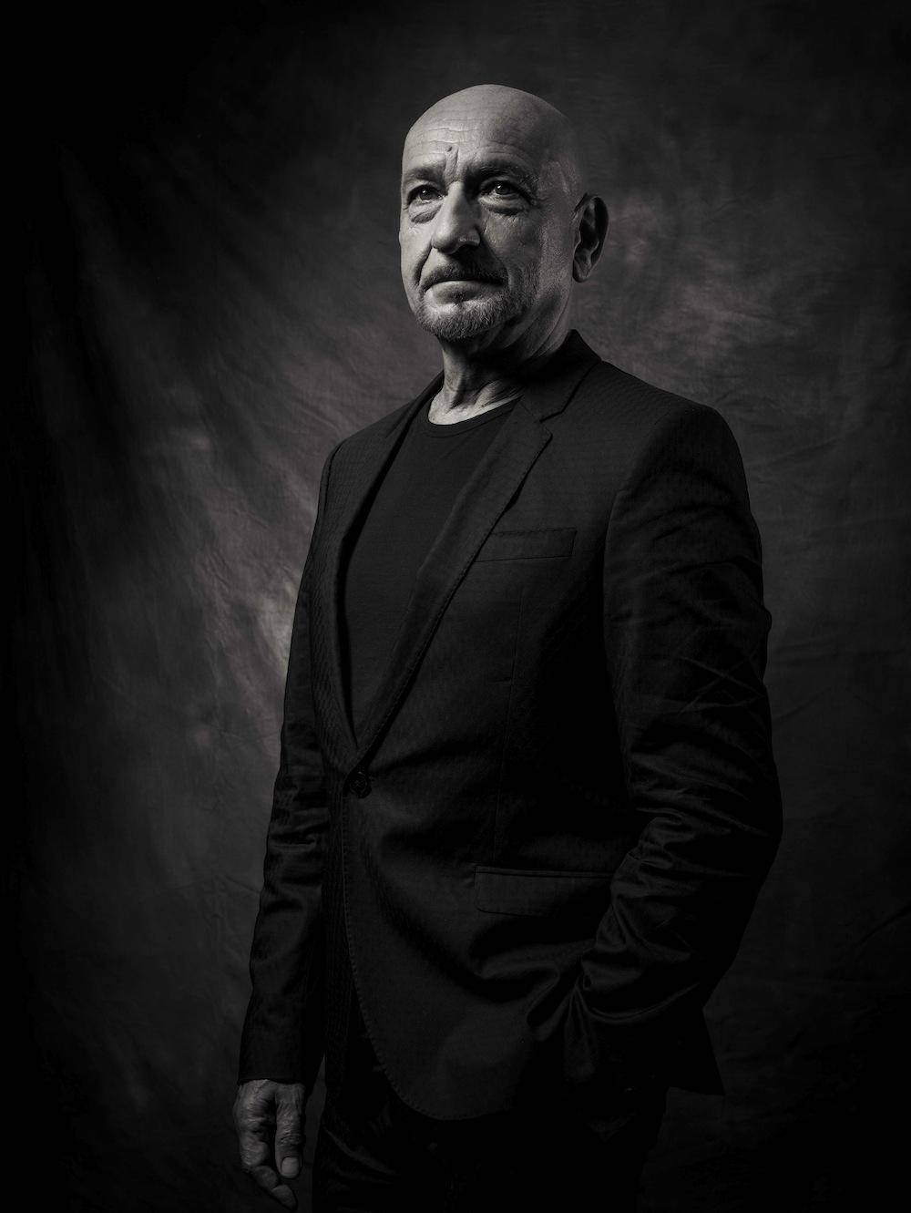 1000x1331 Download Caption: Accomplished English Actor Kingsley in a Monochrome Portrait Wallpaper