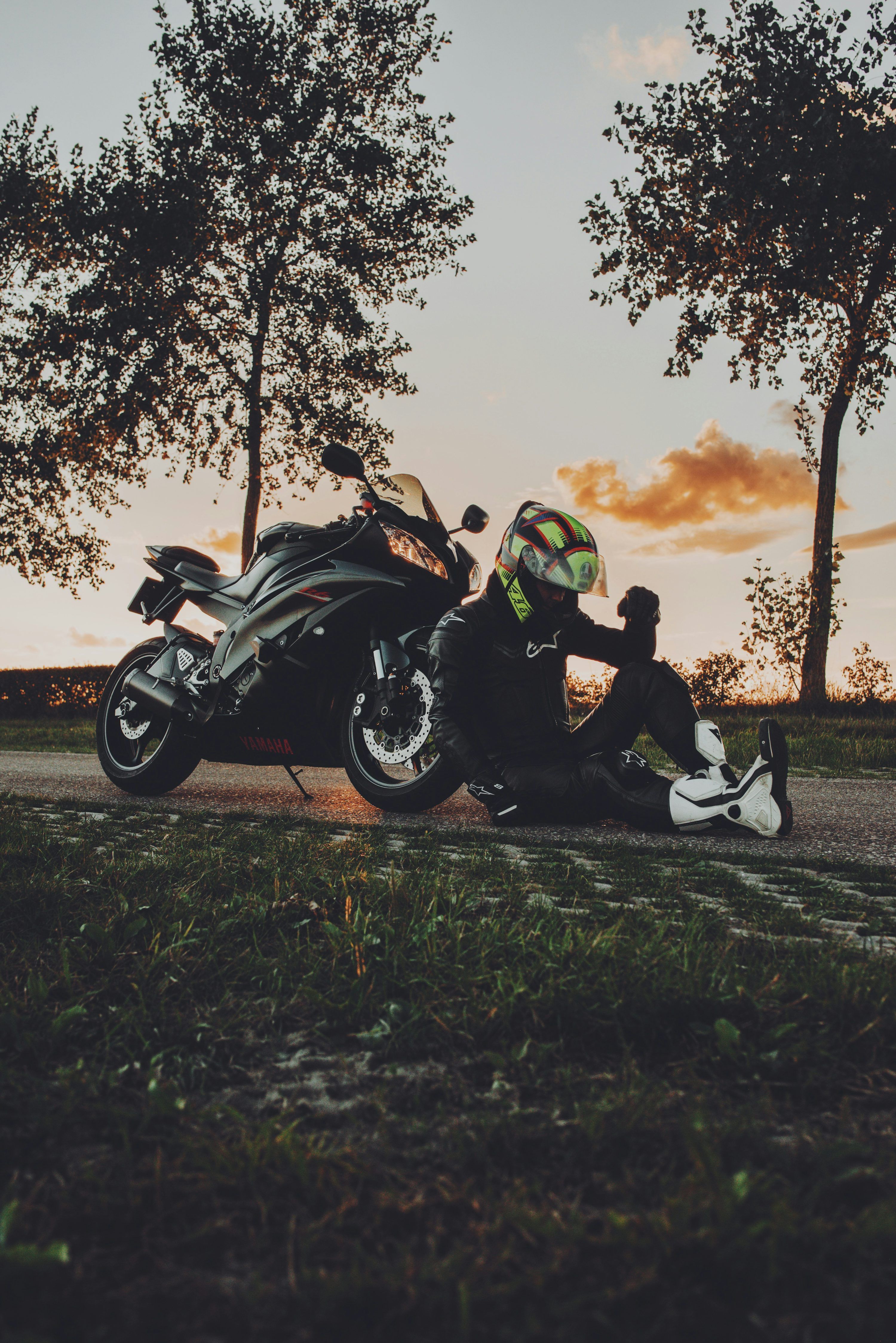 3000x4494 Biker Picture [4K]. Download Free Image