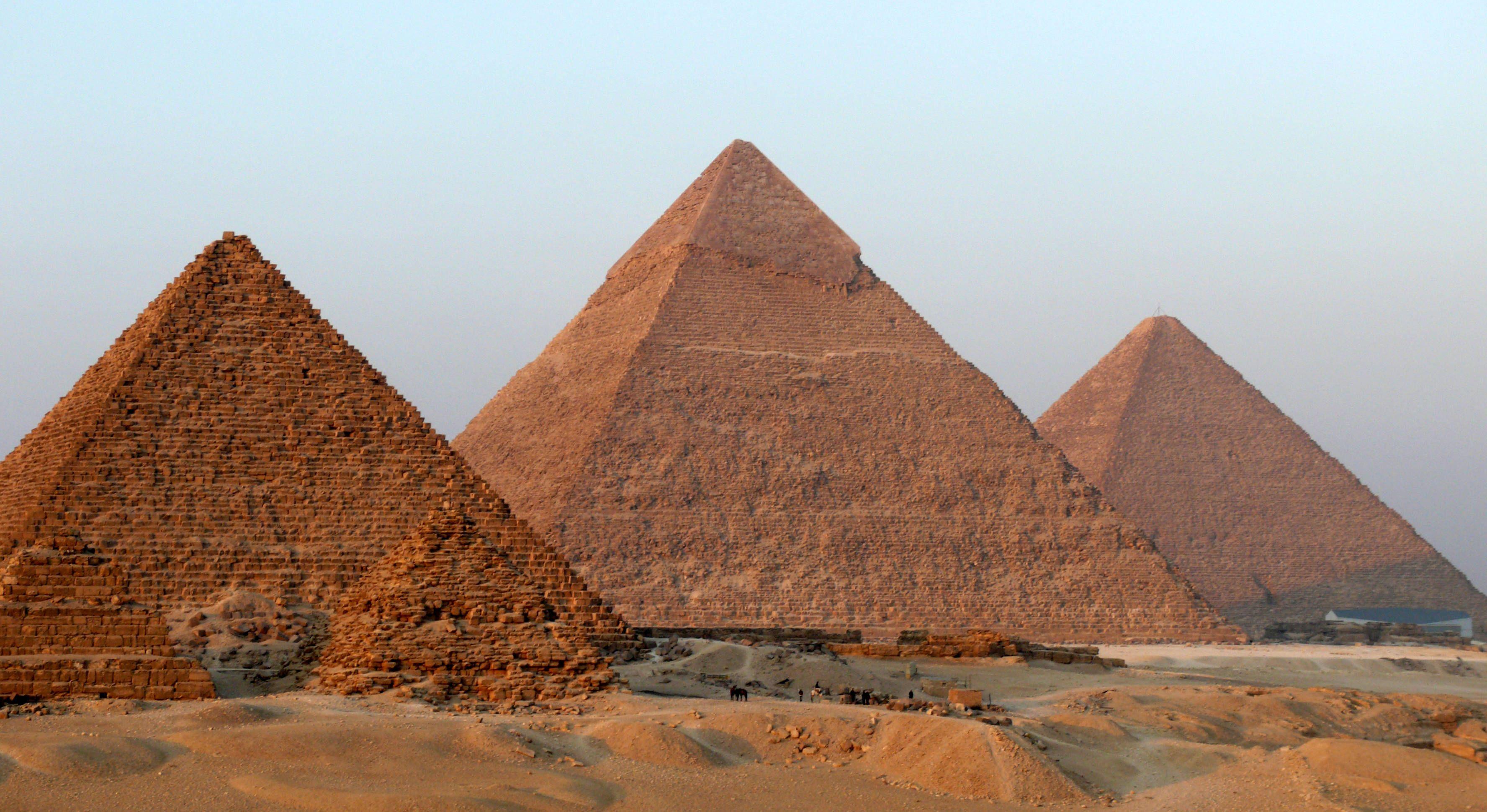 3552x1940 Best Travelling Wallpaper: Pyramid Of Giza, Travelling