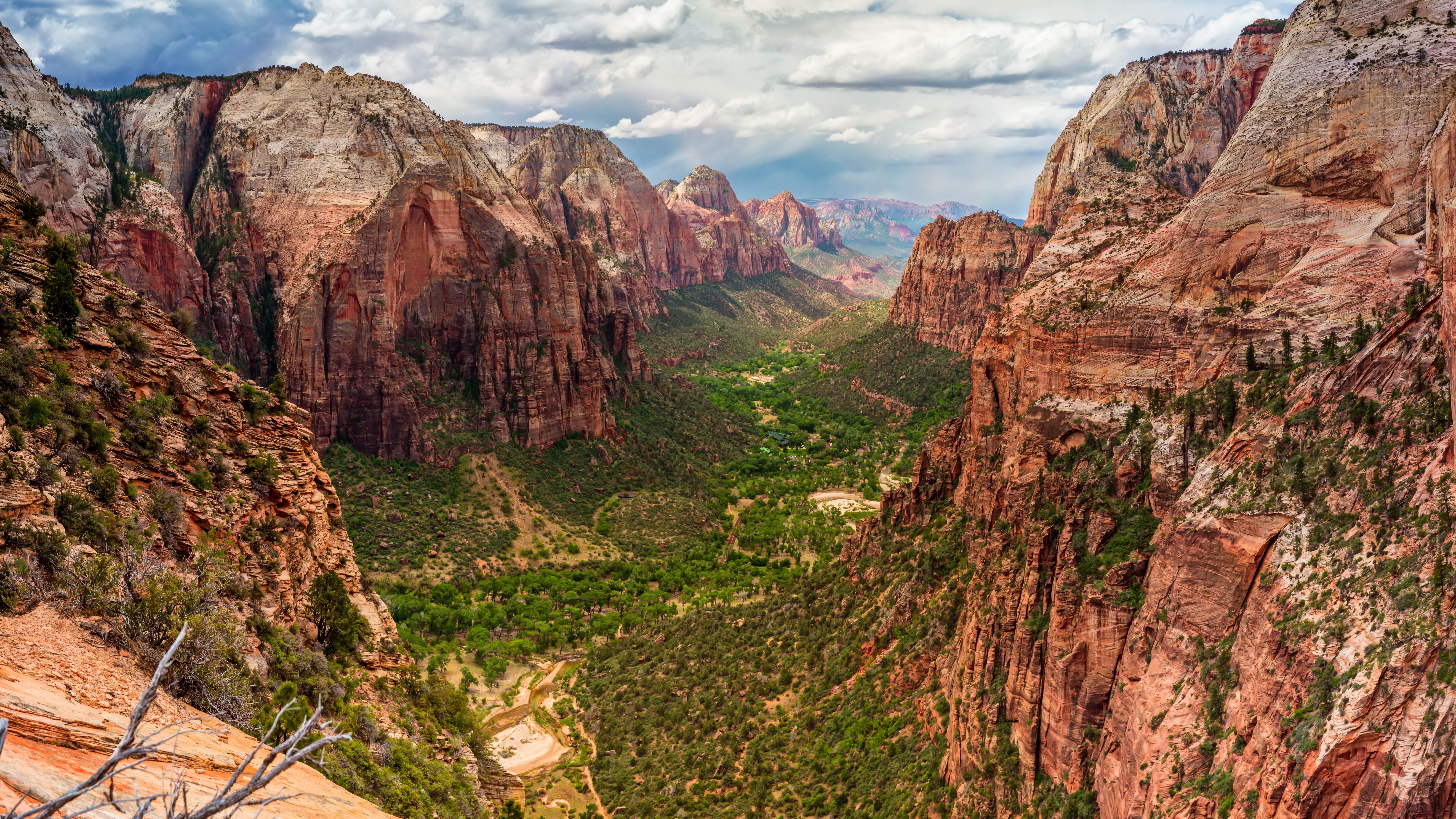 7680x4320 Angels Landing, Zion National Park