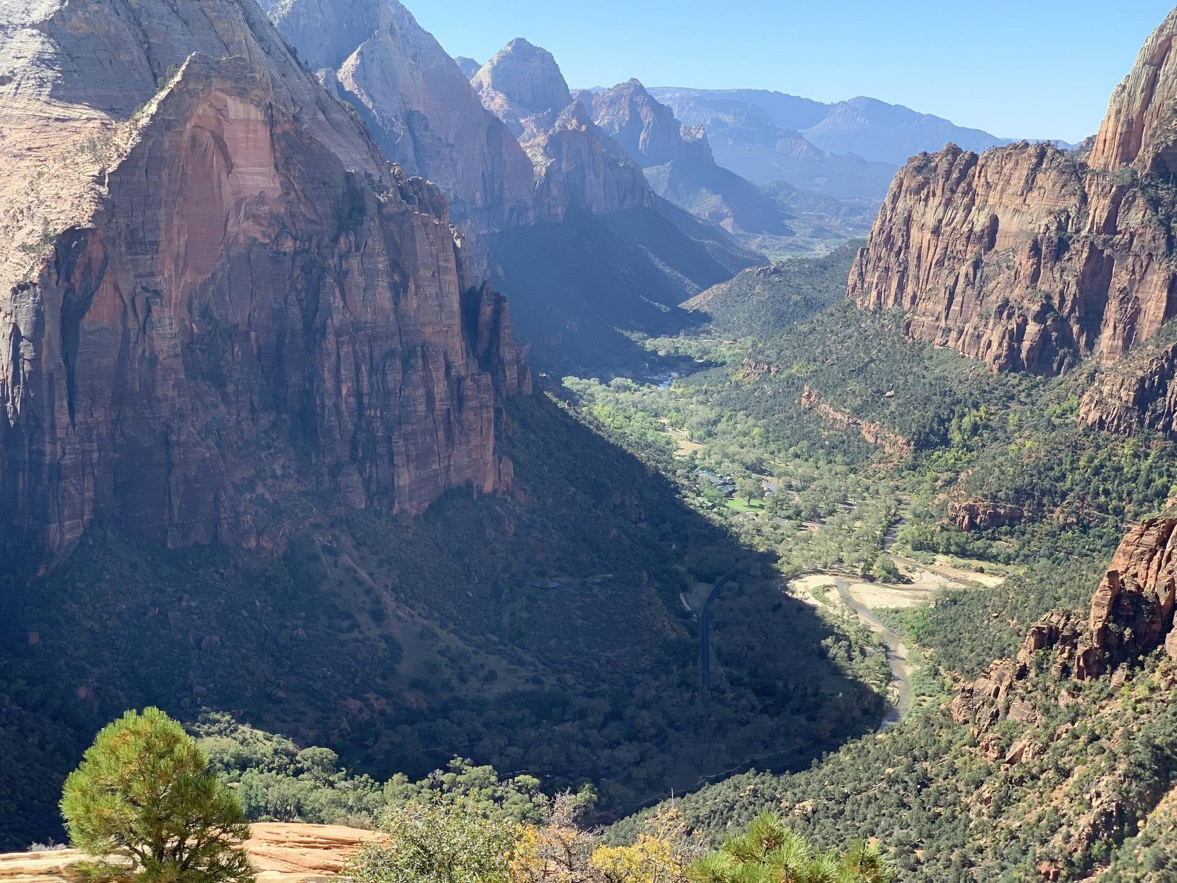 2419x1814 Made it to the end of Angels Landing