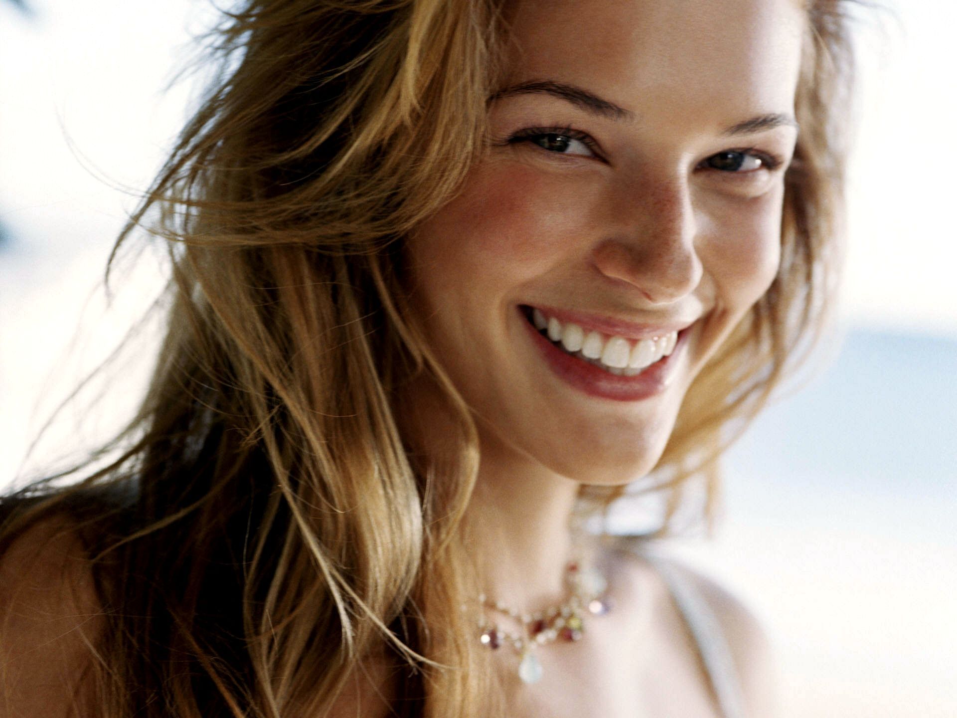 1920x1440 Amanda Righetti Wallpaper