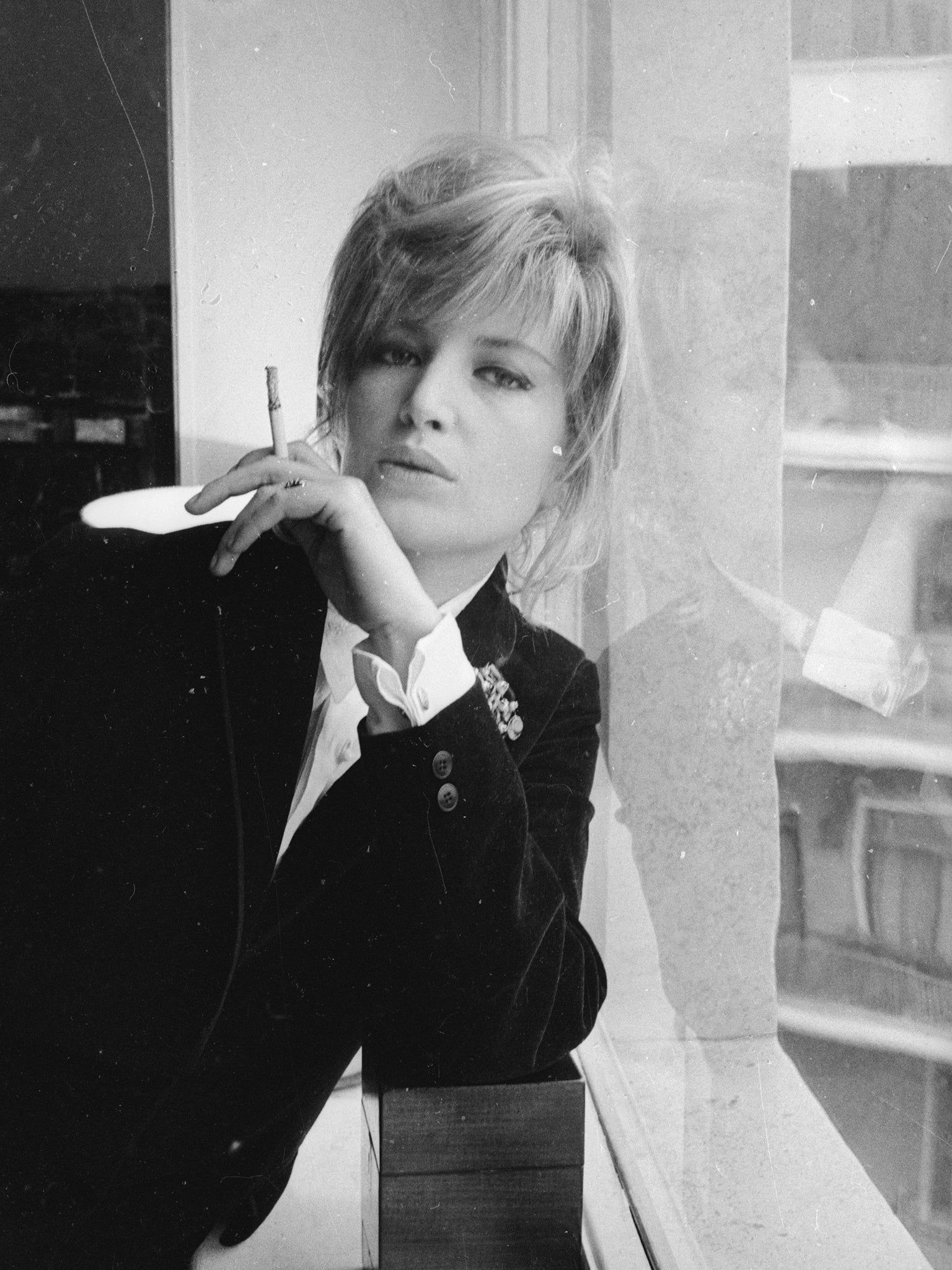 1536x2048 Monica Vitti: Dynamic queen of Italian cinema