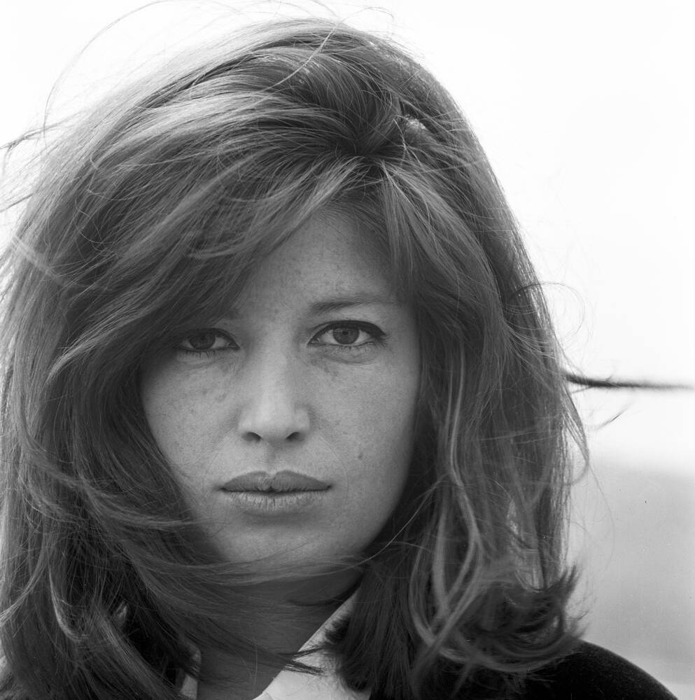 993x1000 Poster Monica Vitti in posa