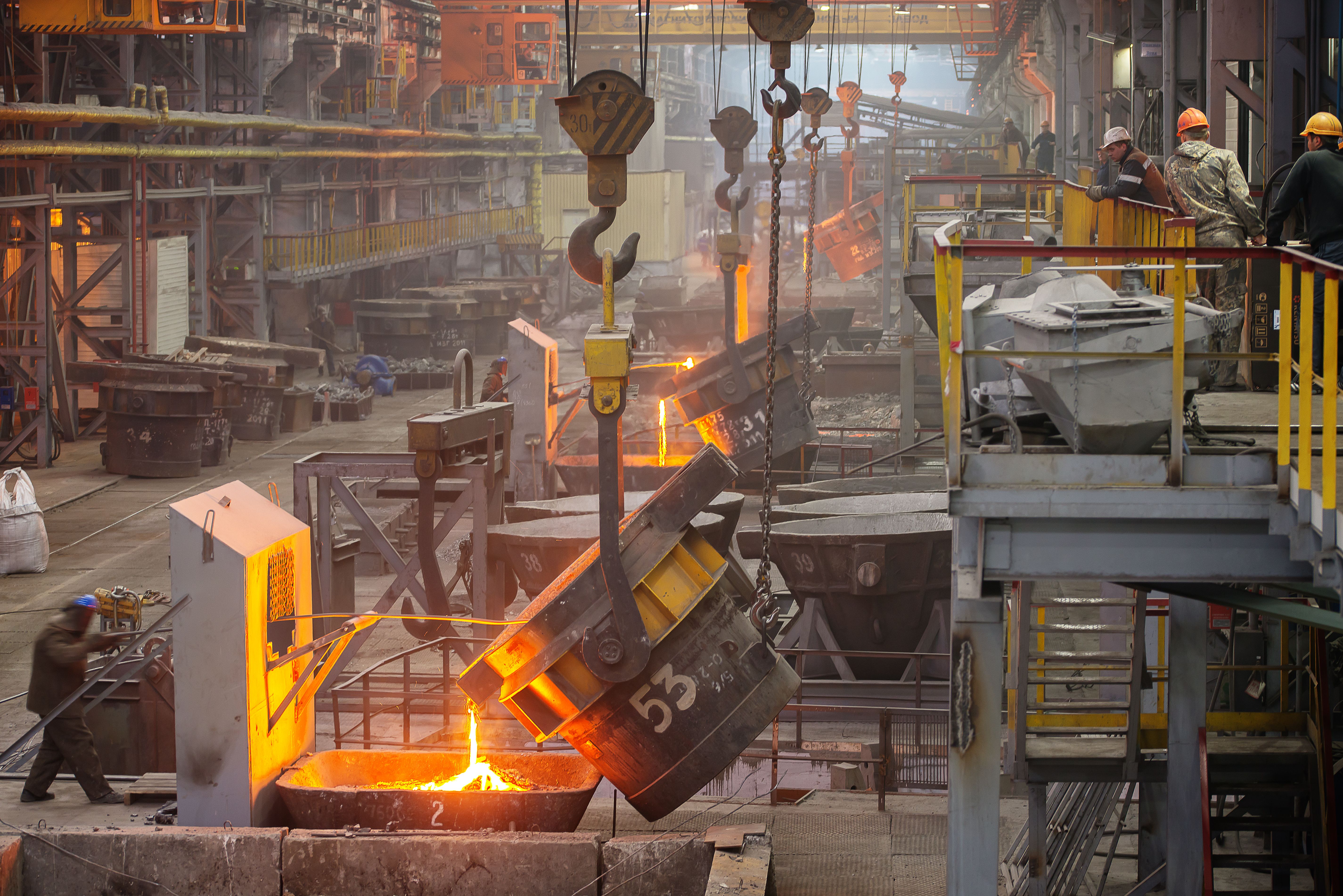5700x3804 Industrial Strength: A 4K Ultra HD Wallpaper of Modern Manufacturingx3804