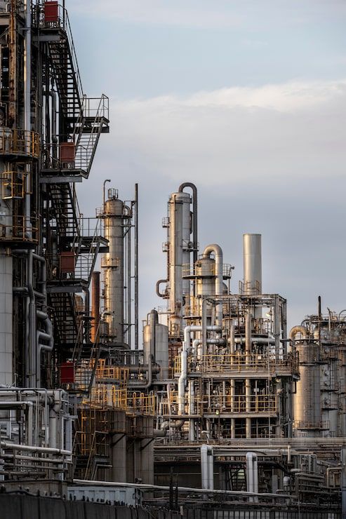 493x740 Industrial Sector Photo Free High Quality Picture